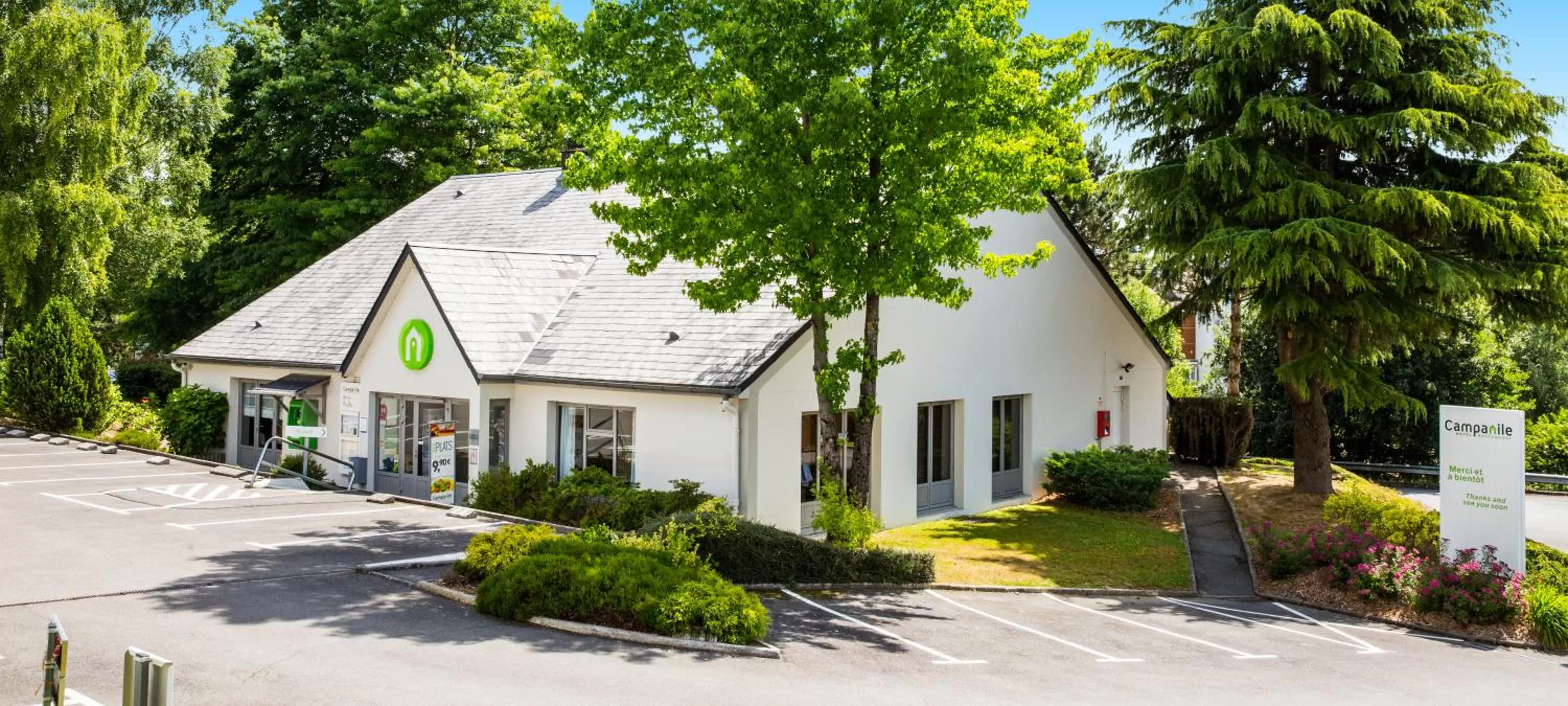 Property building in Campanile Fougères