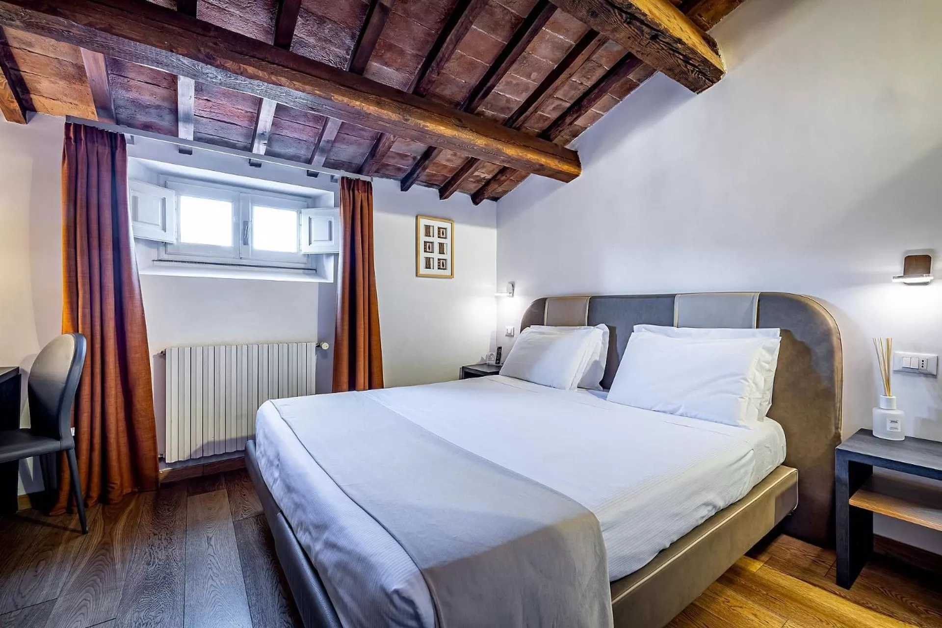 Double or Twin Room - Attic in Martelli 6 Suite & Apartments