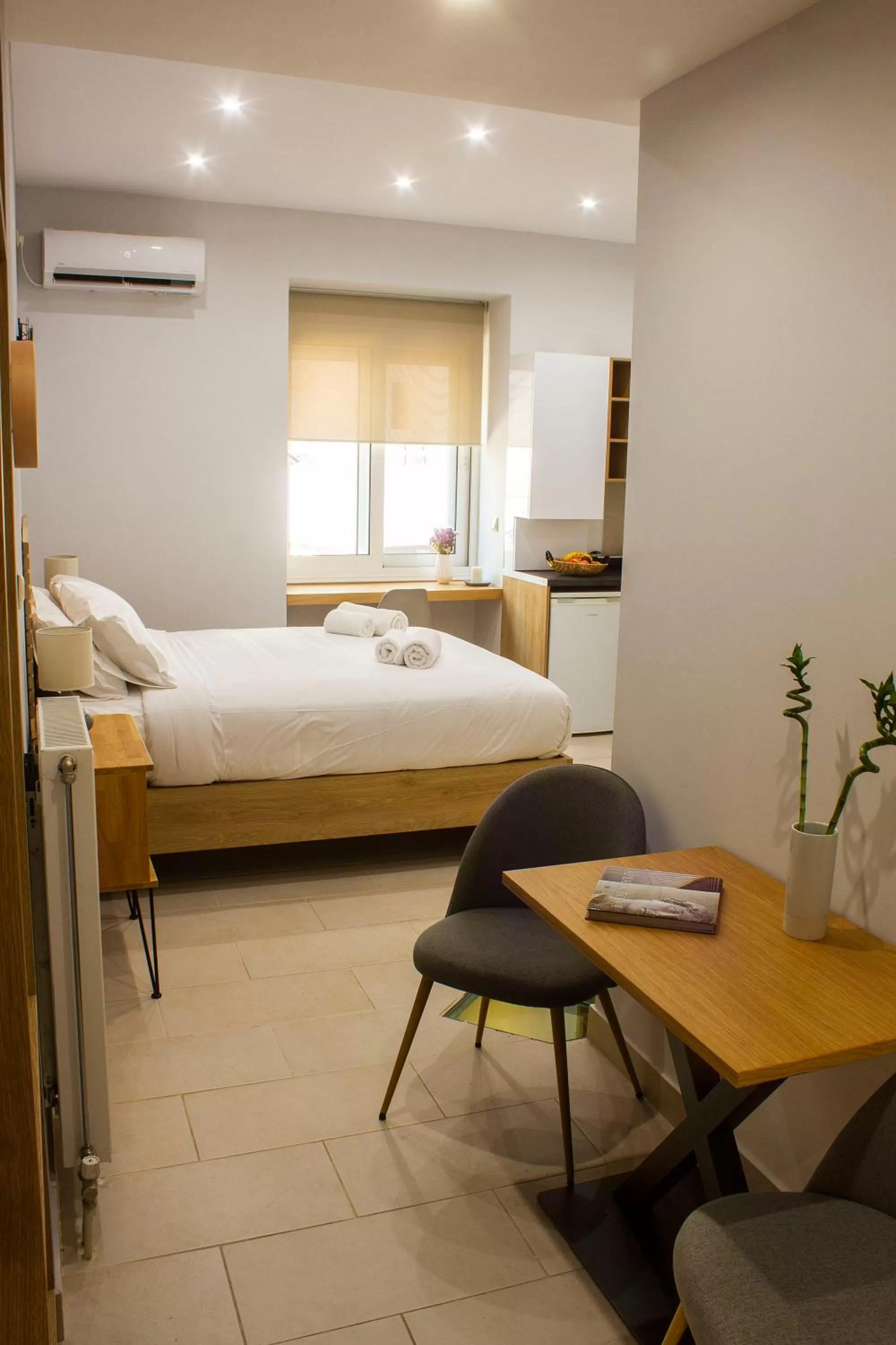 Double Room in 12 Keys Athens Apartments