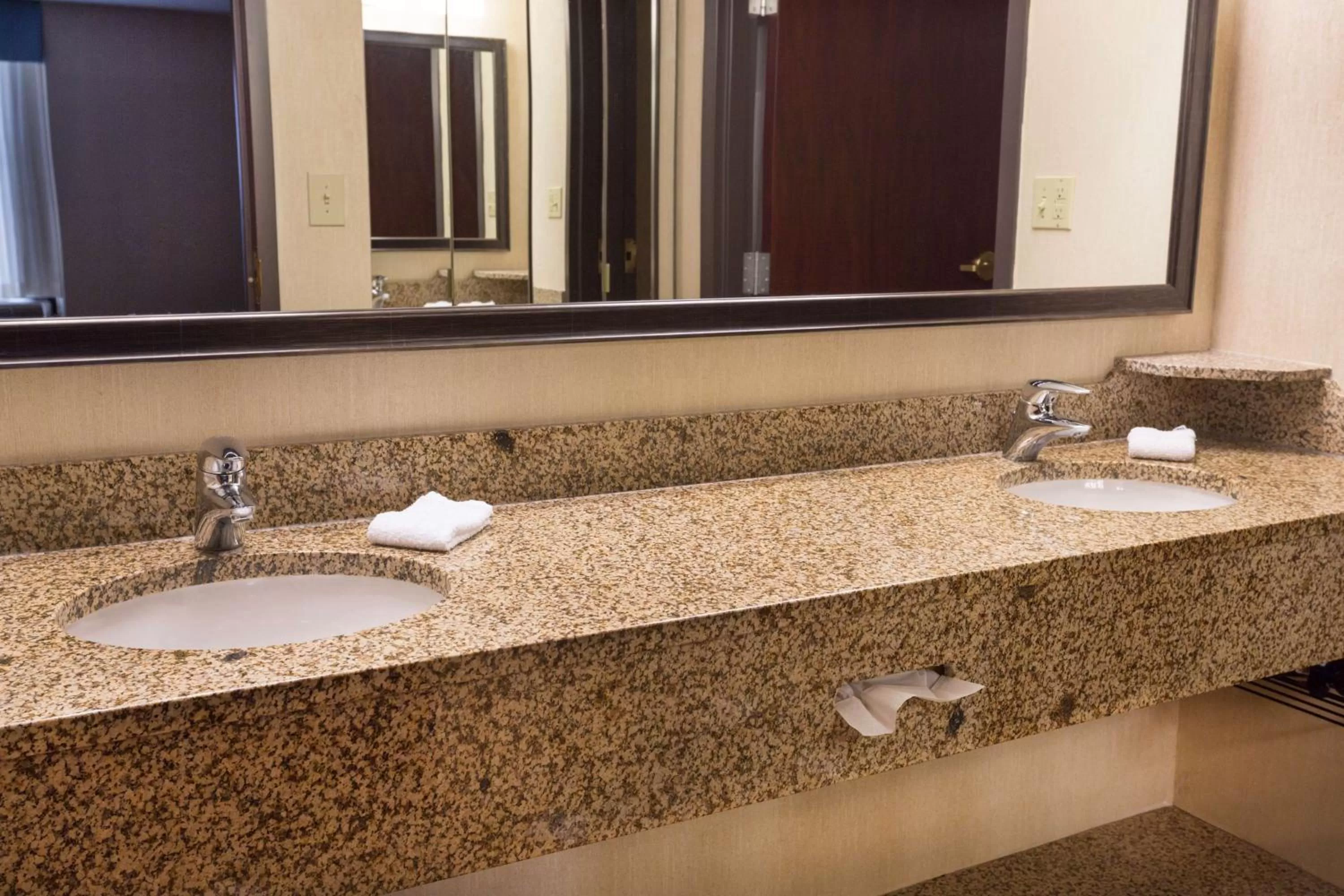 Deluxe Queen Room with Two Queen Beds in Troy Inn & Suites