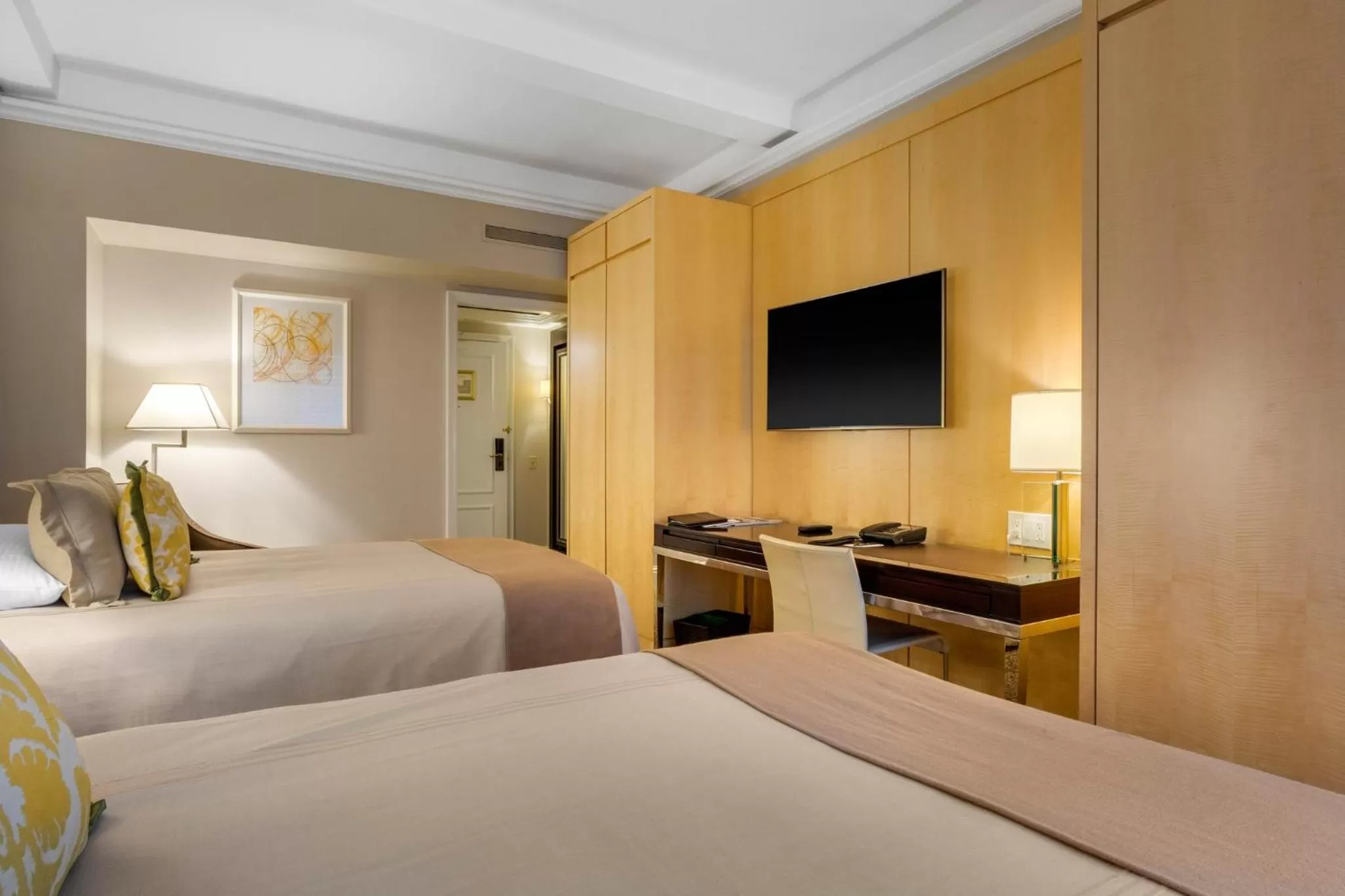 Deluxe Double Room with Two Double Beds in Omni Berkshire Place