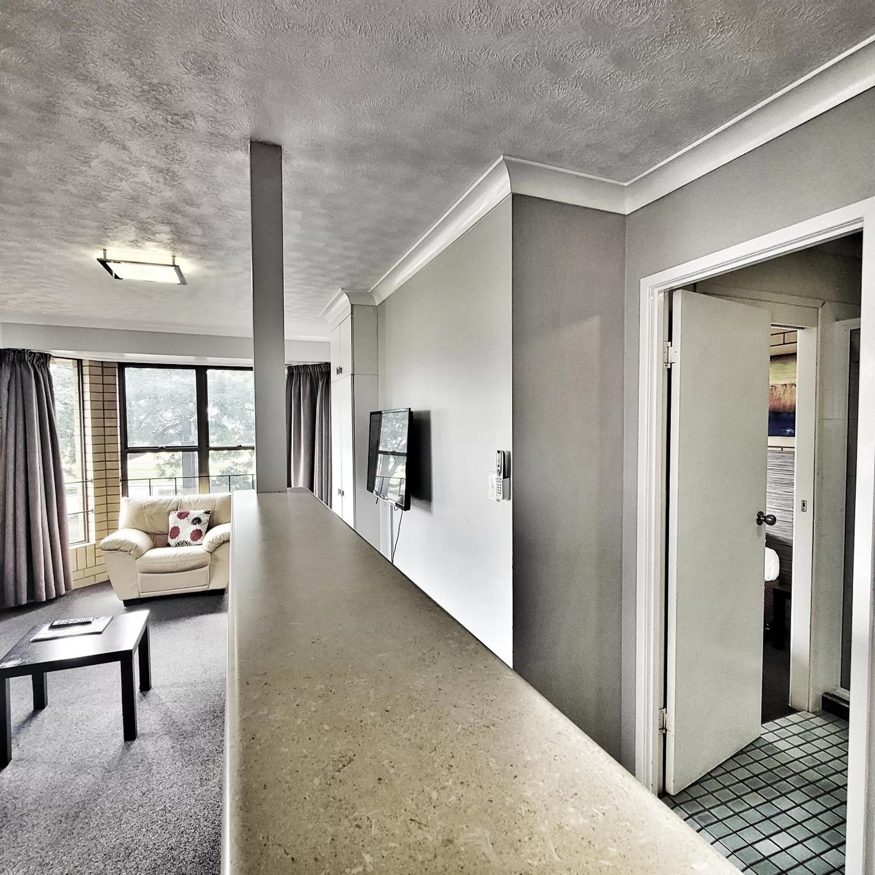 Deluxe Twin Room in Raceview Motor Inn