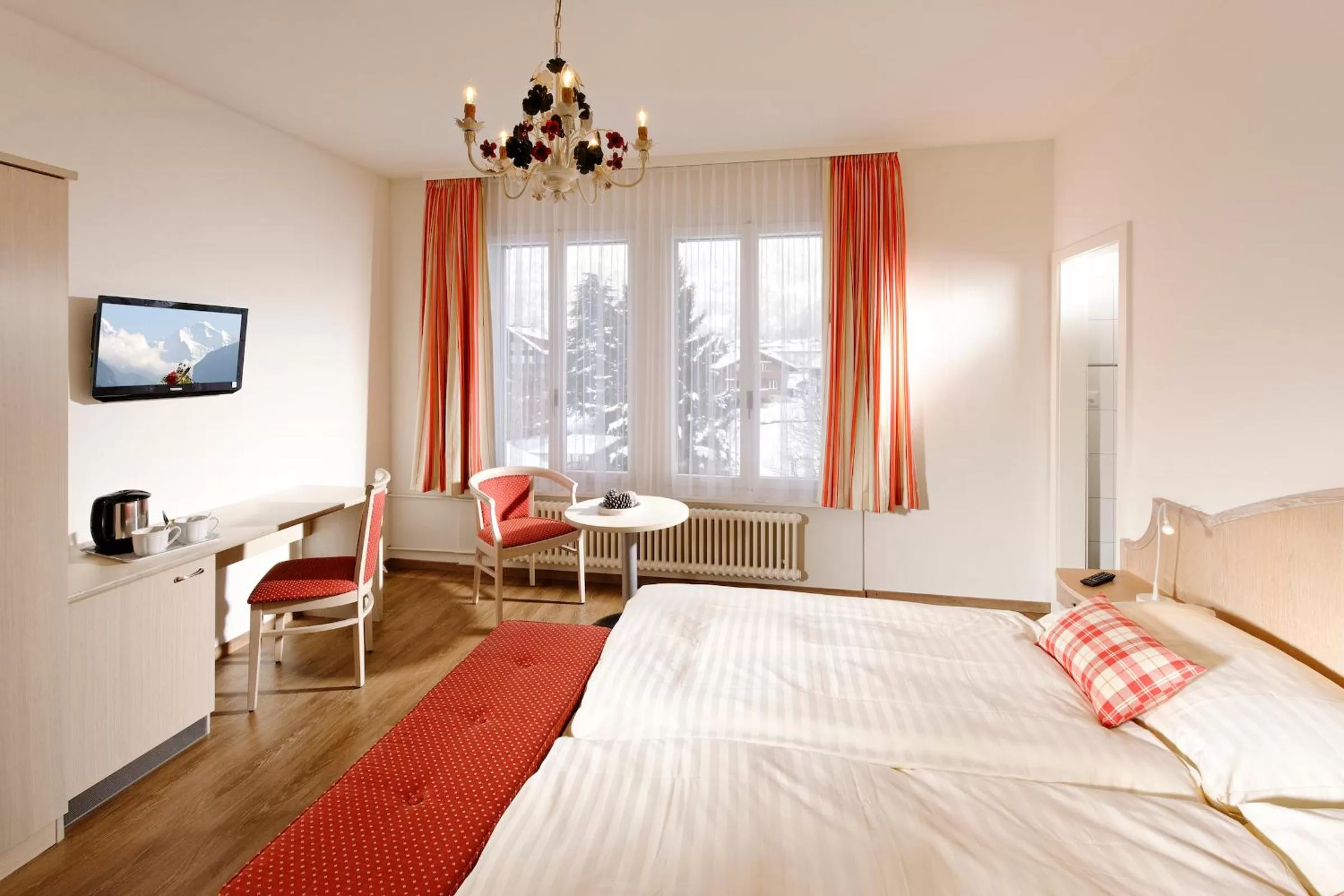 Superior Double Room with Guaranteed Jungfrau View in Hotel Beausite