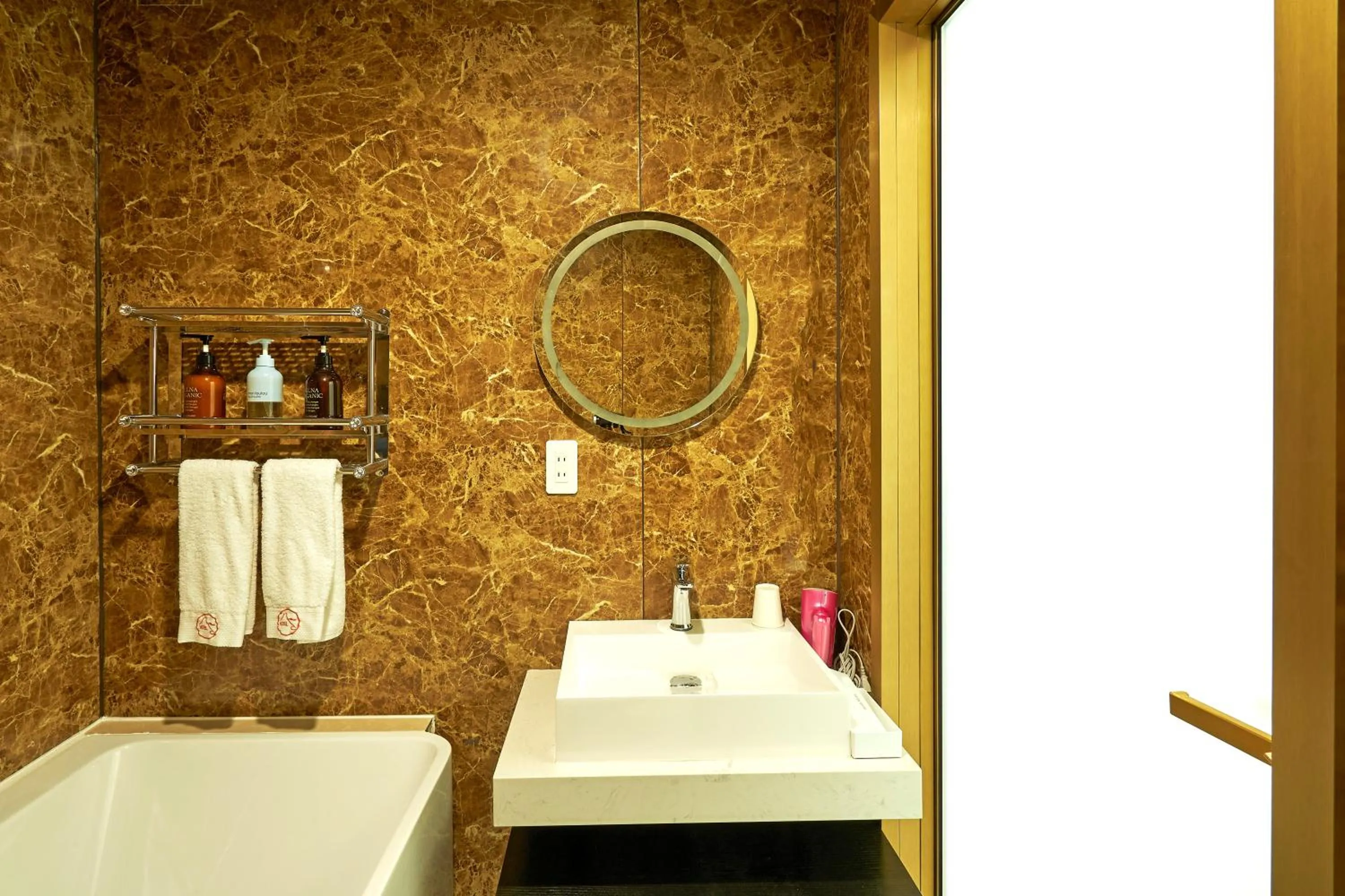 Superior Twin Room - single occupancy in HOTEL HIMALAYA SEA