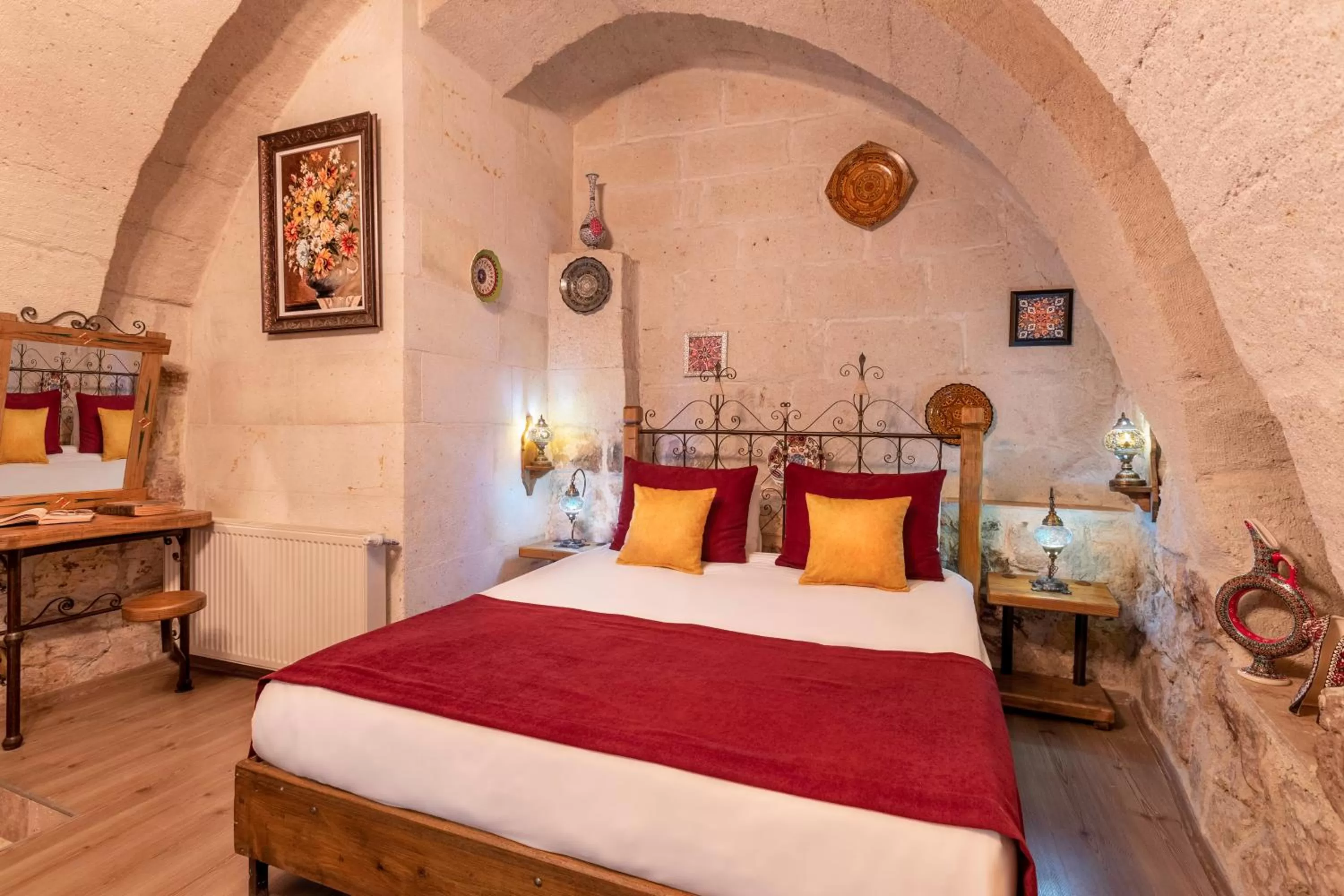 Deluxe Room (2 Adults + 1 Child) in Maron Stone House