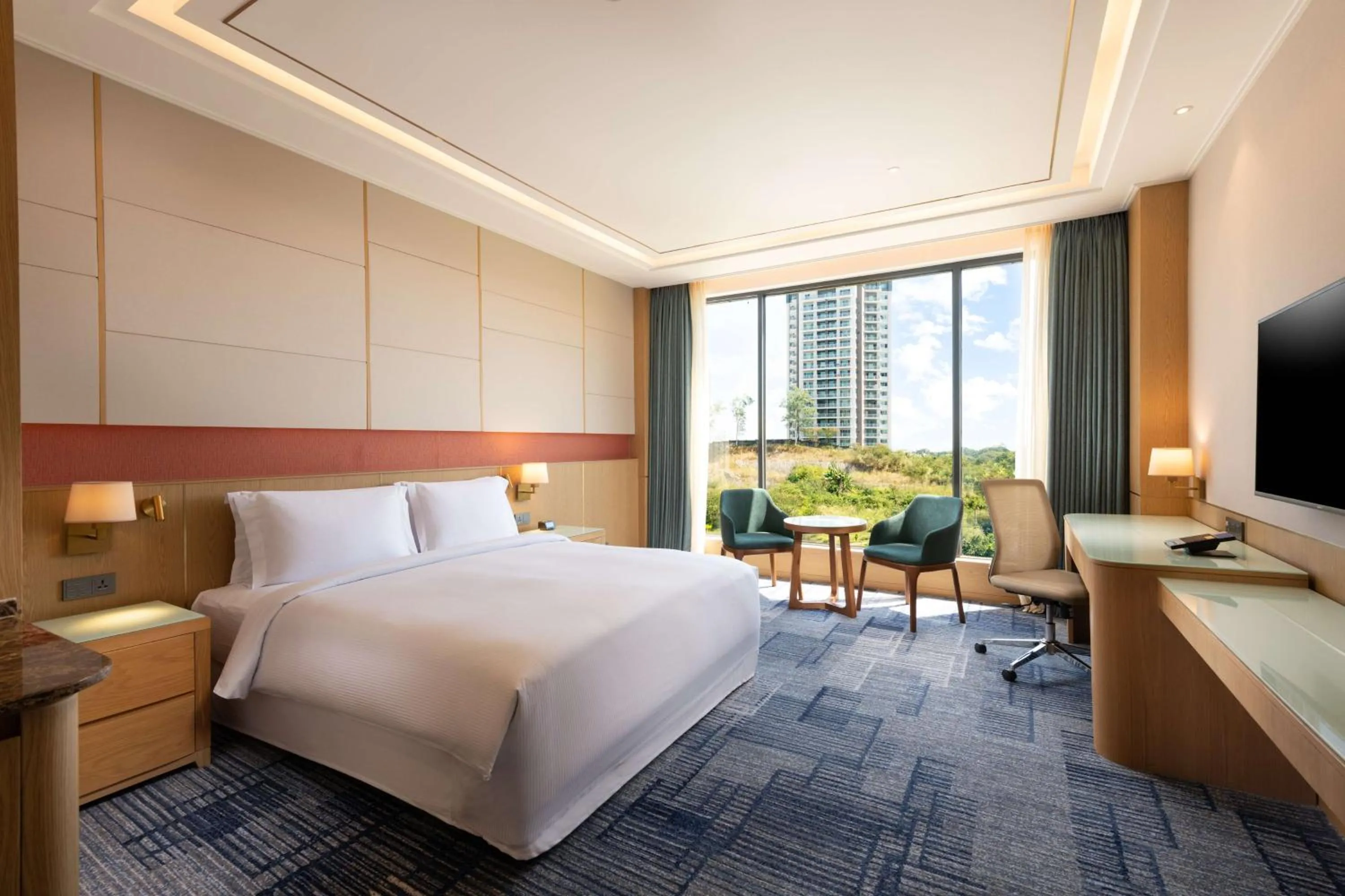 Executive King Room - Lounge Access in Hilton Clark Sun Valley Resort