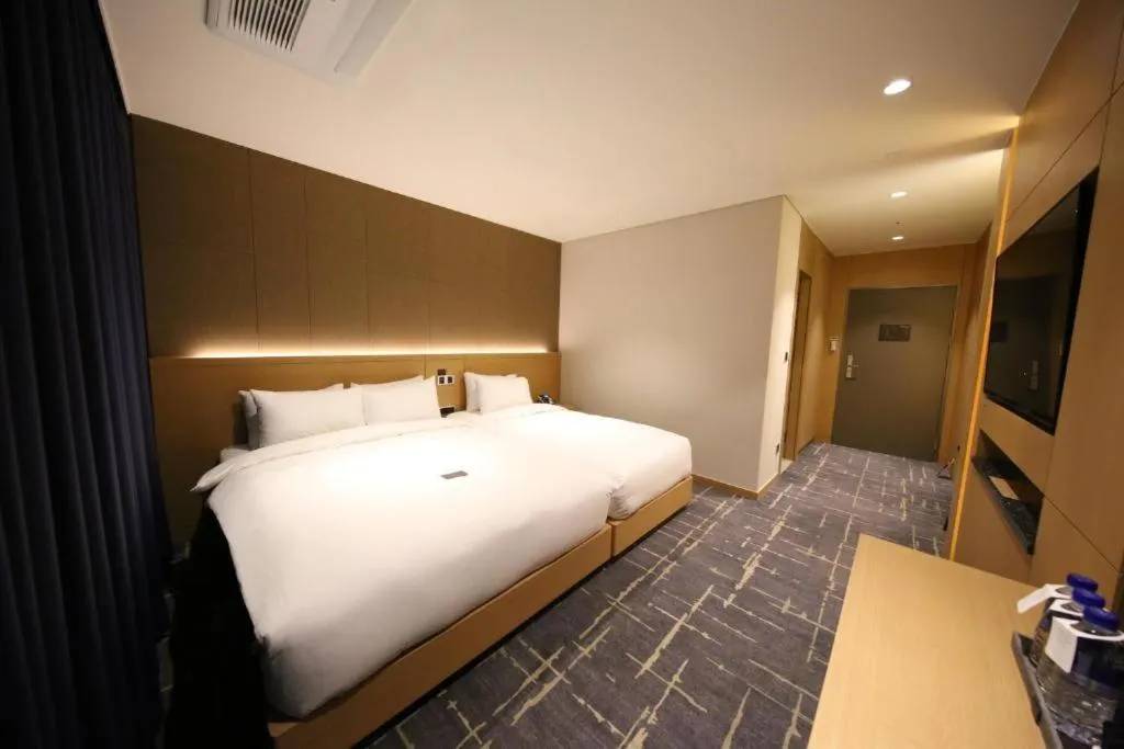 Deluxe Family Room with Lake Ocean View   in Sea Cruise Hotel