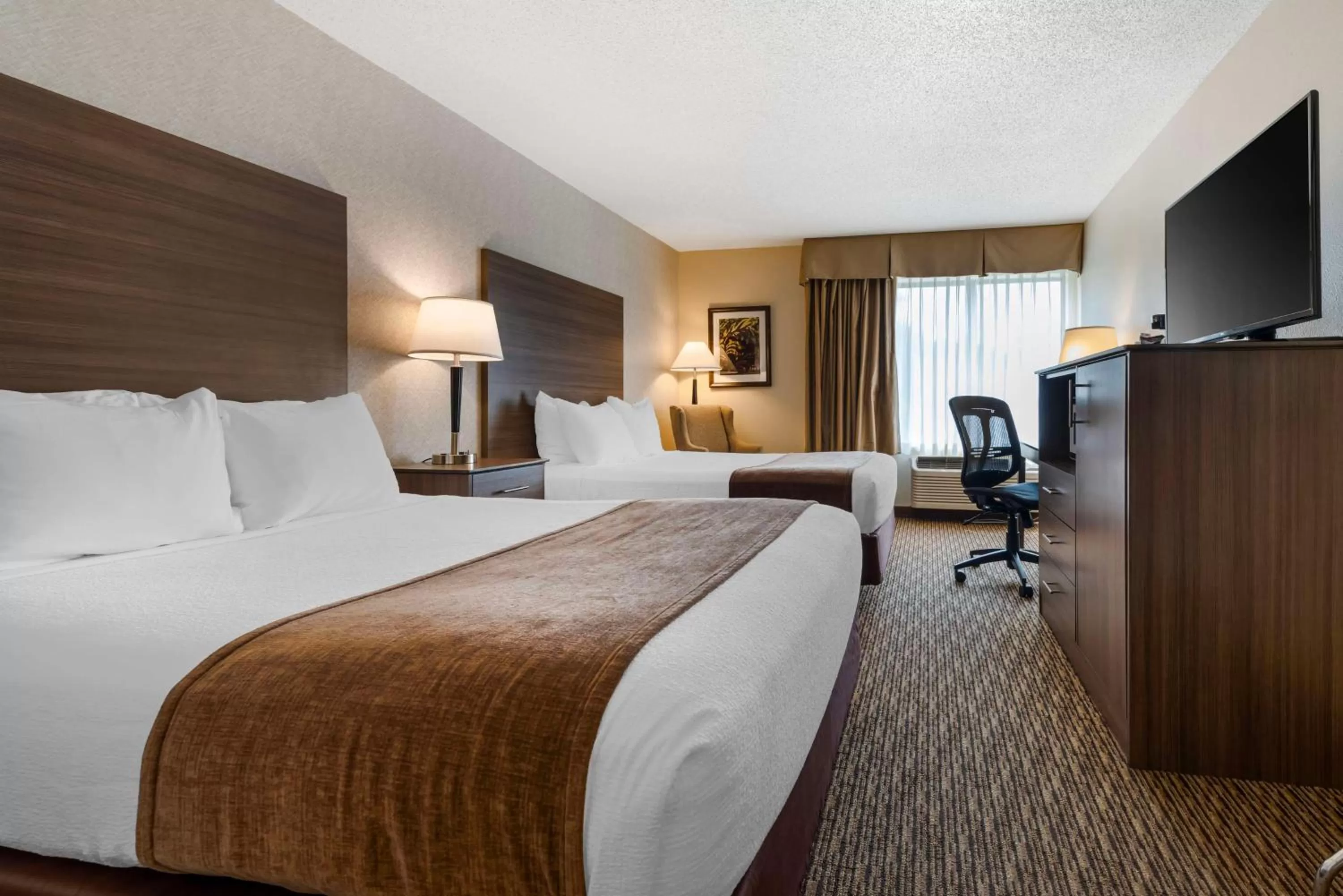 Queen Room with Two Queen Beds - Non-Smoking in Best Western Spooner Riverplace