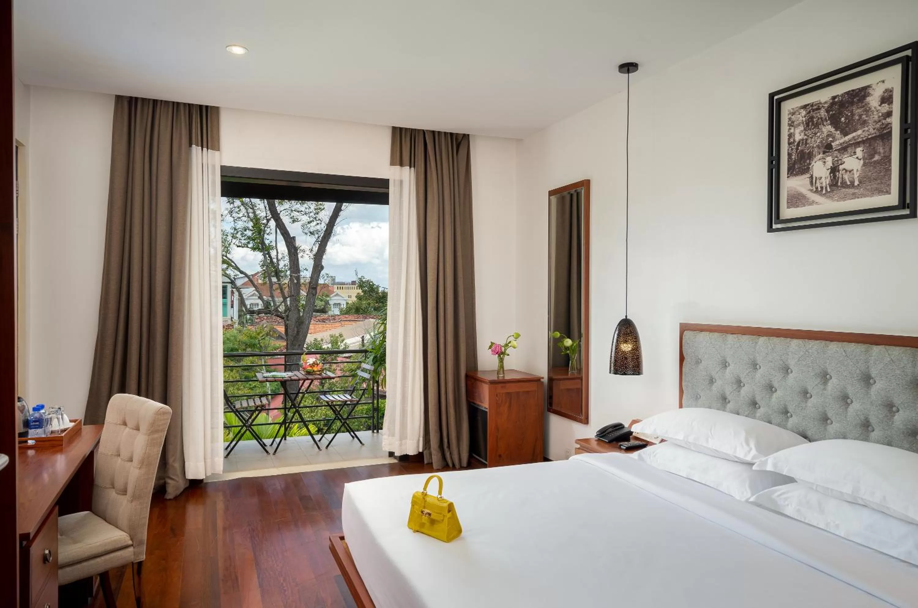 Unit with 4 bedrooms in Koulen Hotel