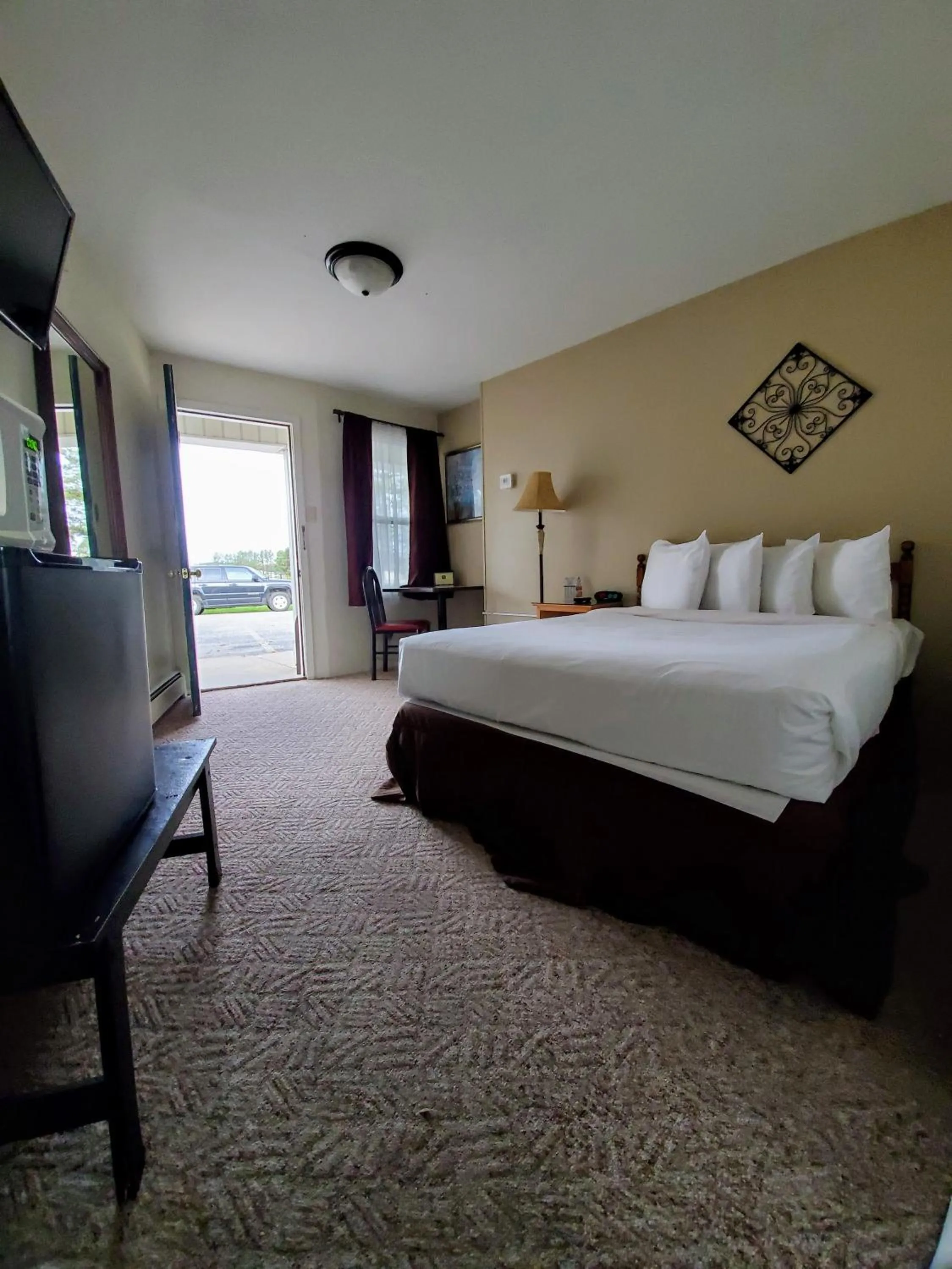 Standard Single Room in Sunset Lodge Escanaba