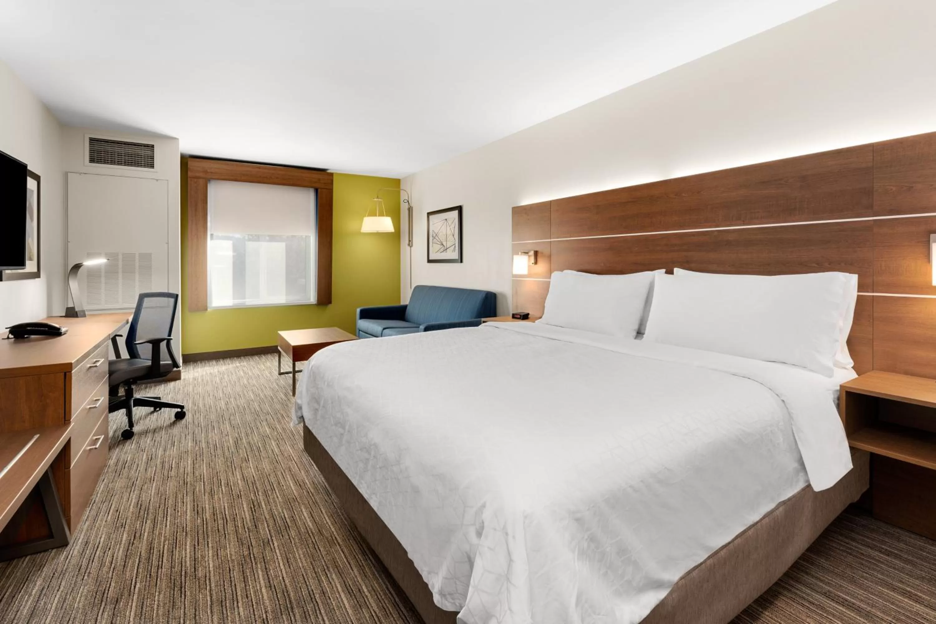 King Suite in Holiday Inn Express and Suites Sumner by IHG