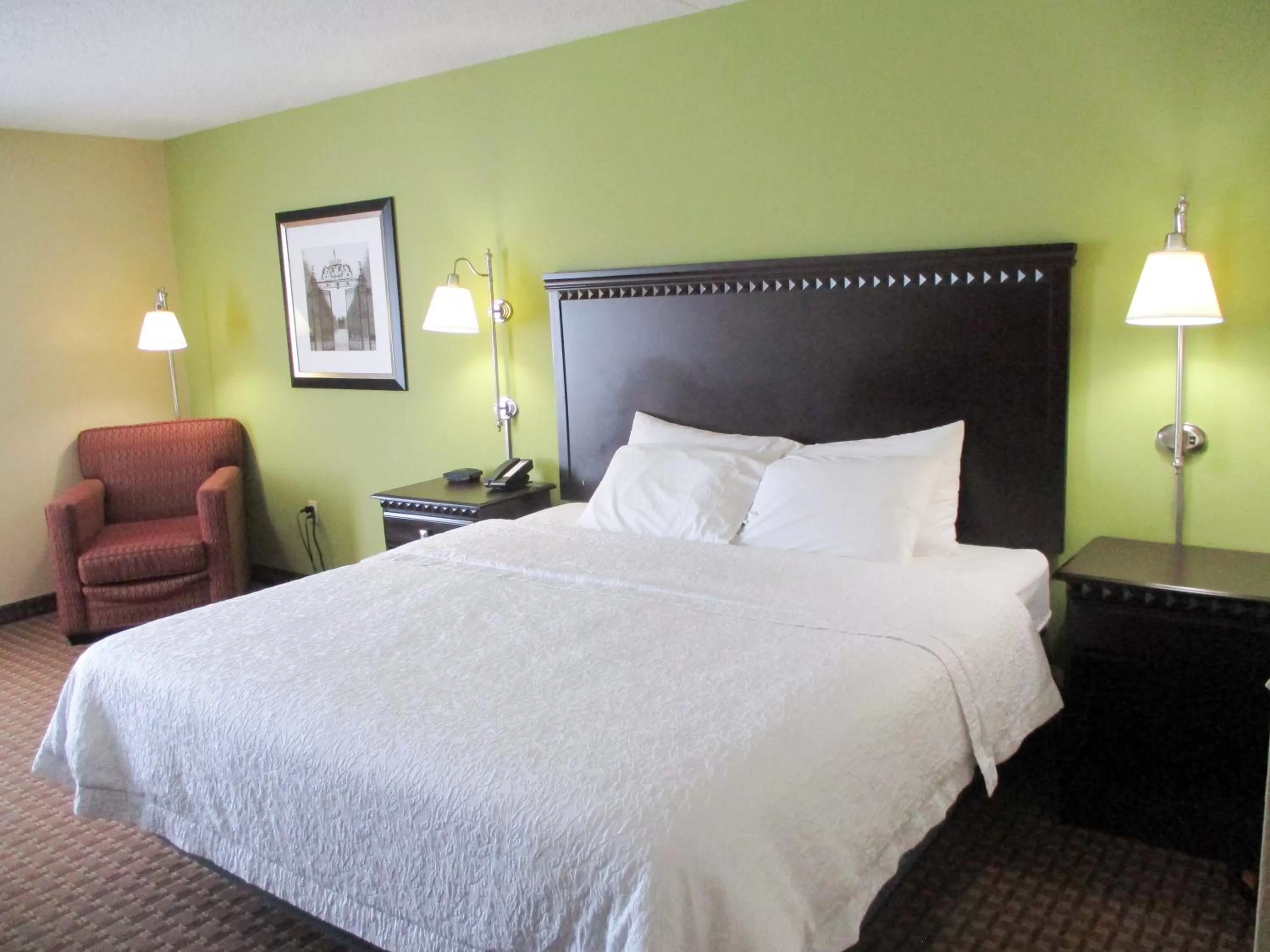 Queen Room - Non-Smoking in Motel 6-Conway, AR