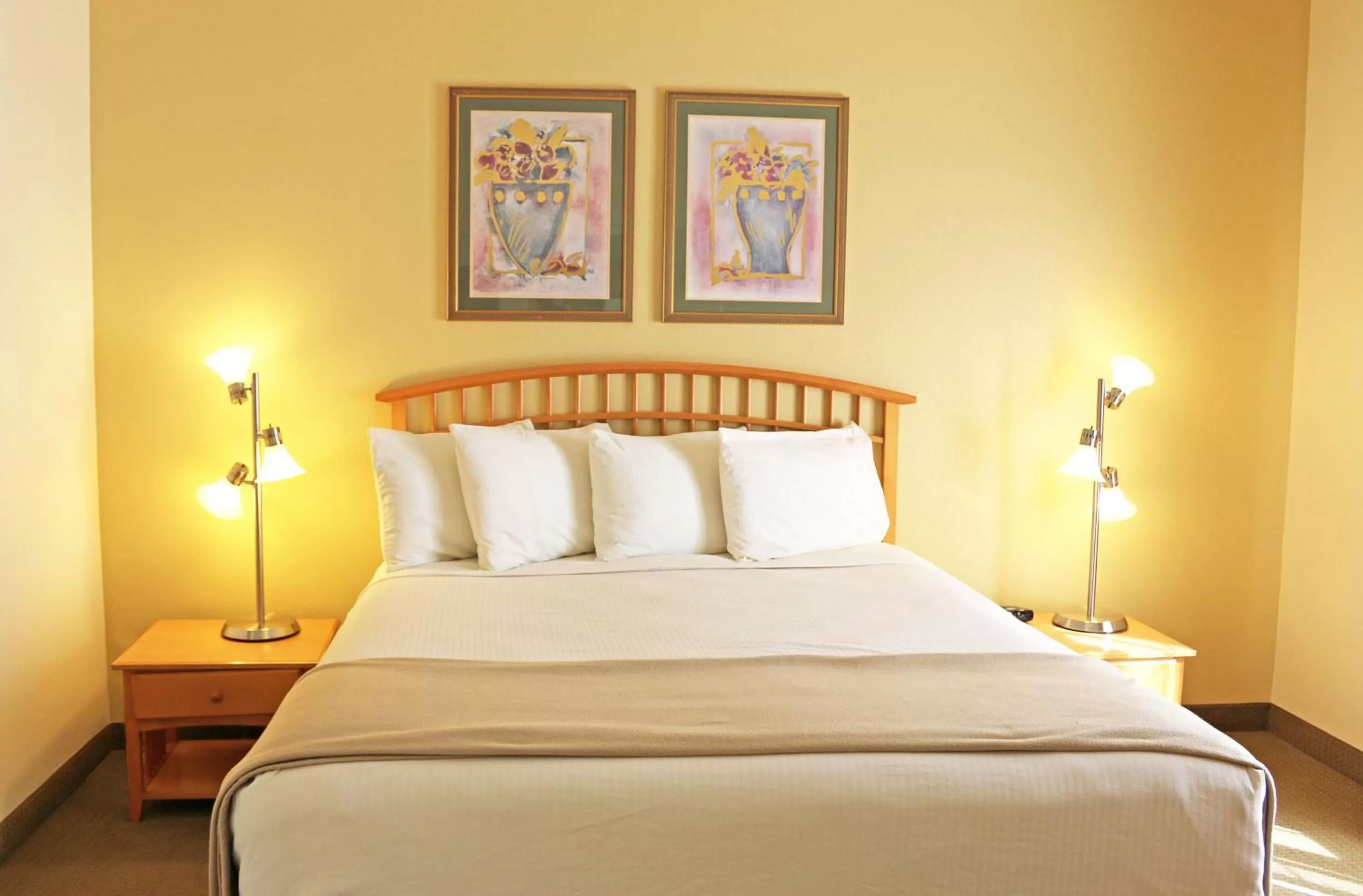 One-Bedroom Suite in Raintree's Cimarron Golf Resort Palm Springs