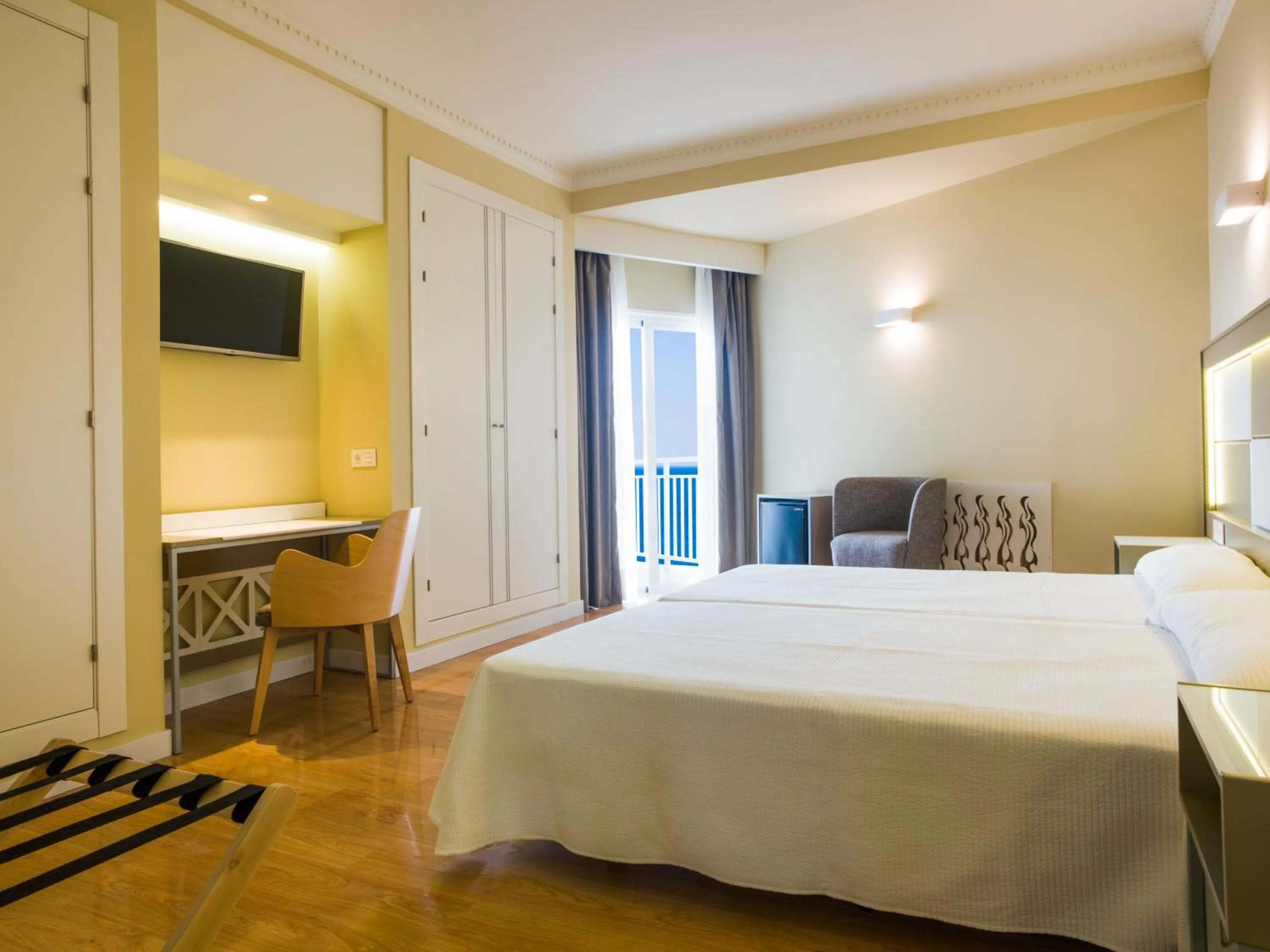 Double Room in Hotel Monarque Torreblanca