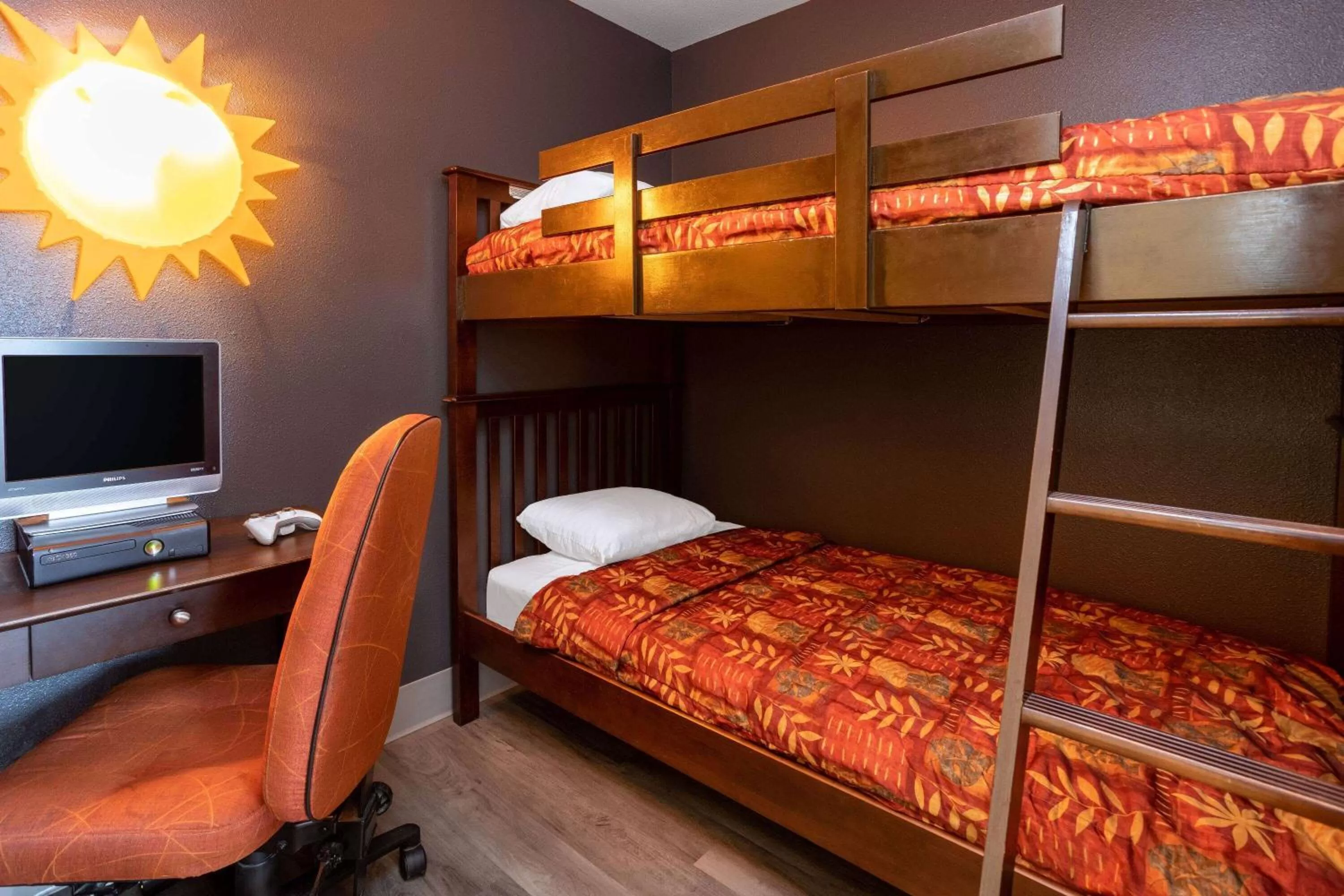 Superior King Suite - Non-Smoking in Super 8 by Wyndham Quebec City