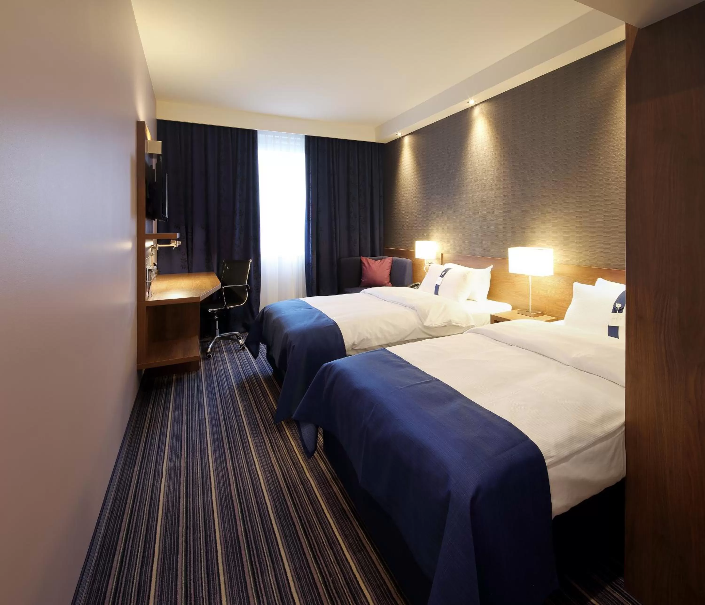 Standard Twin Room in Holiday Inn Express Friedrichshafen by IHG