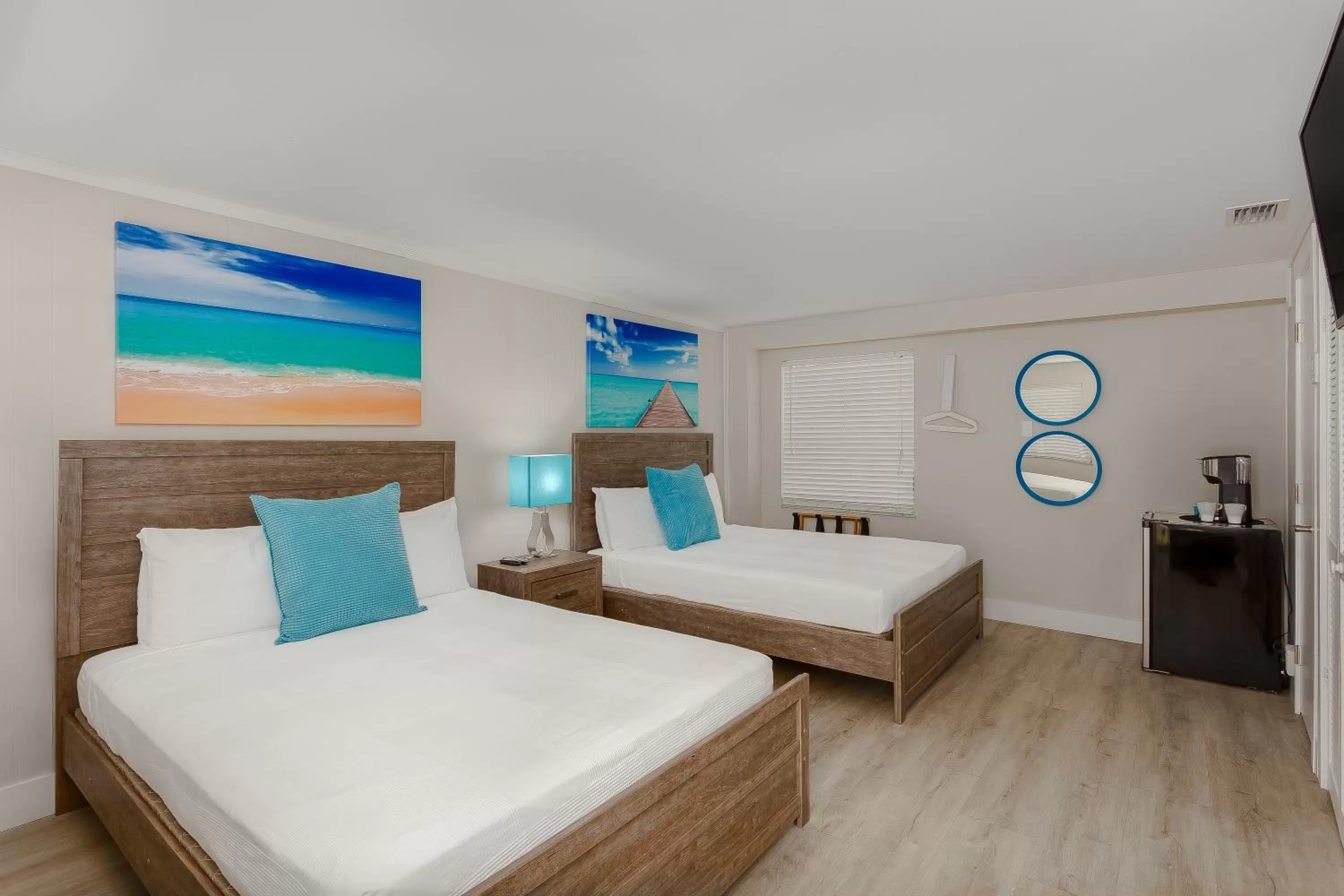 Standard Queen Room with Two Queen Beds in Drift Hotel