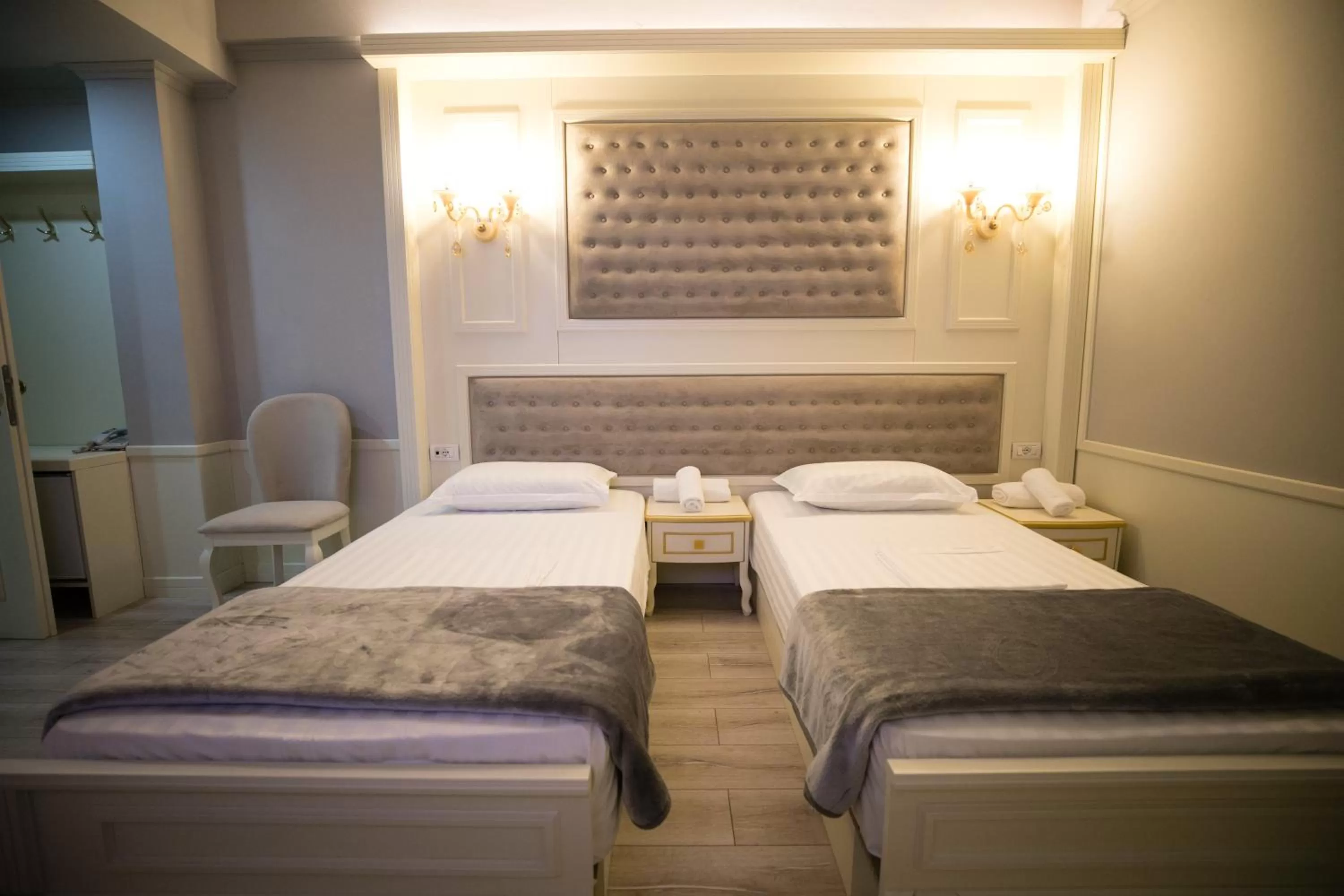 Twin Room in Hotel Lotus