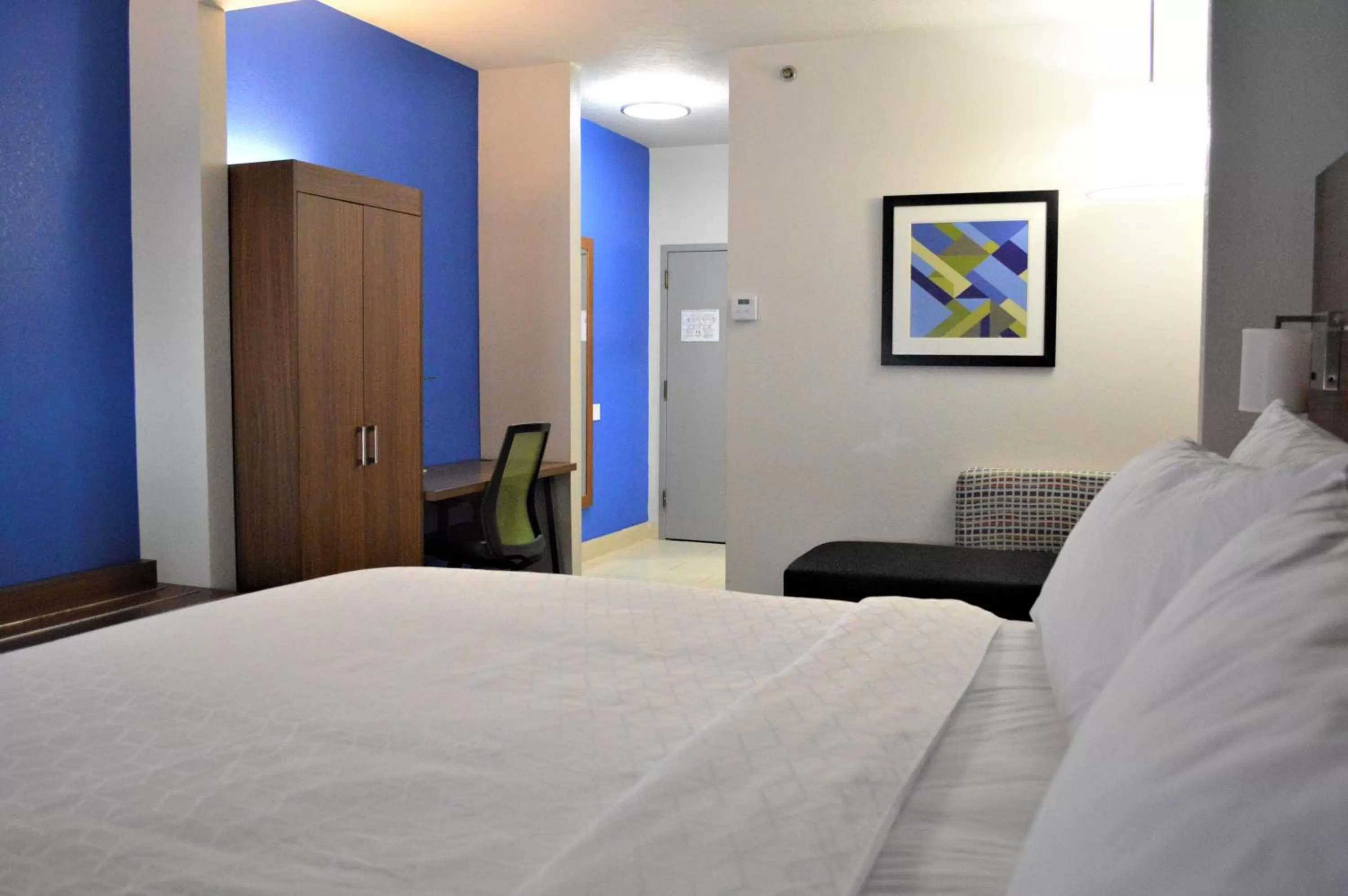Standard King Room in Holiday Inn Express & Suites Batesville by IHG