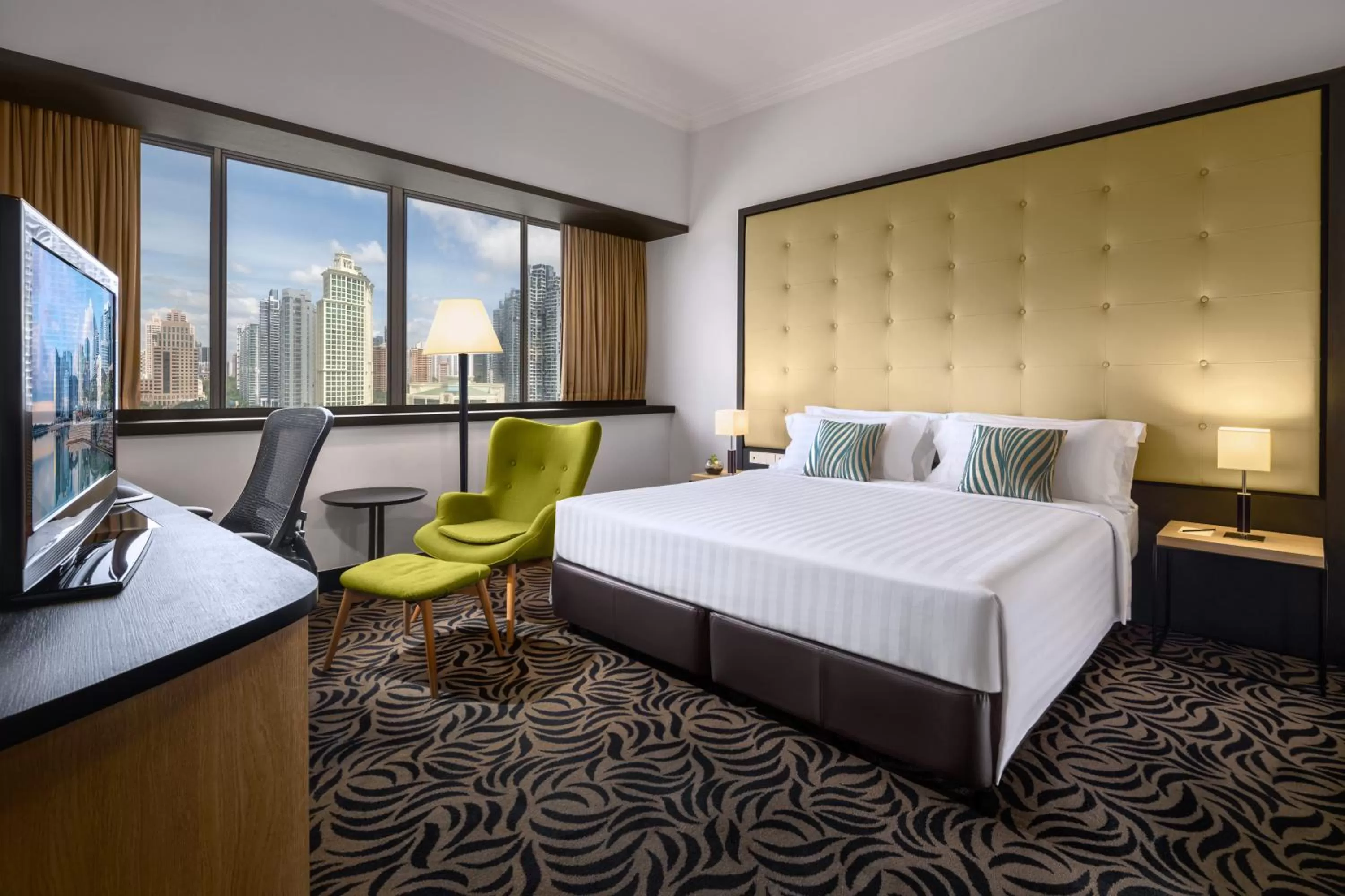 Executive Family Suite with Lounge Access in Furama RiverFront