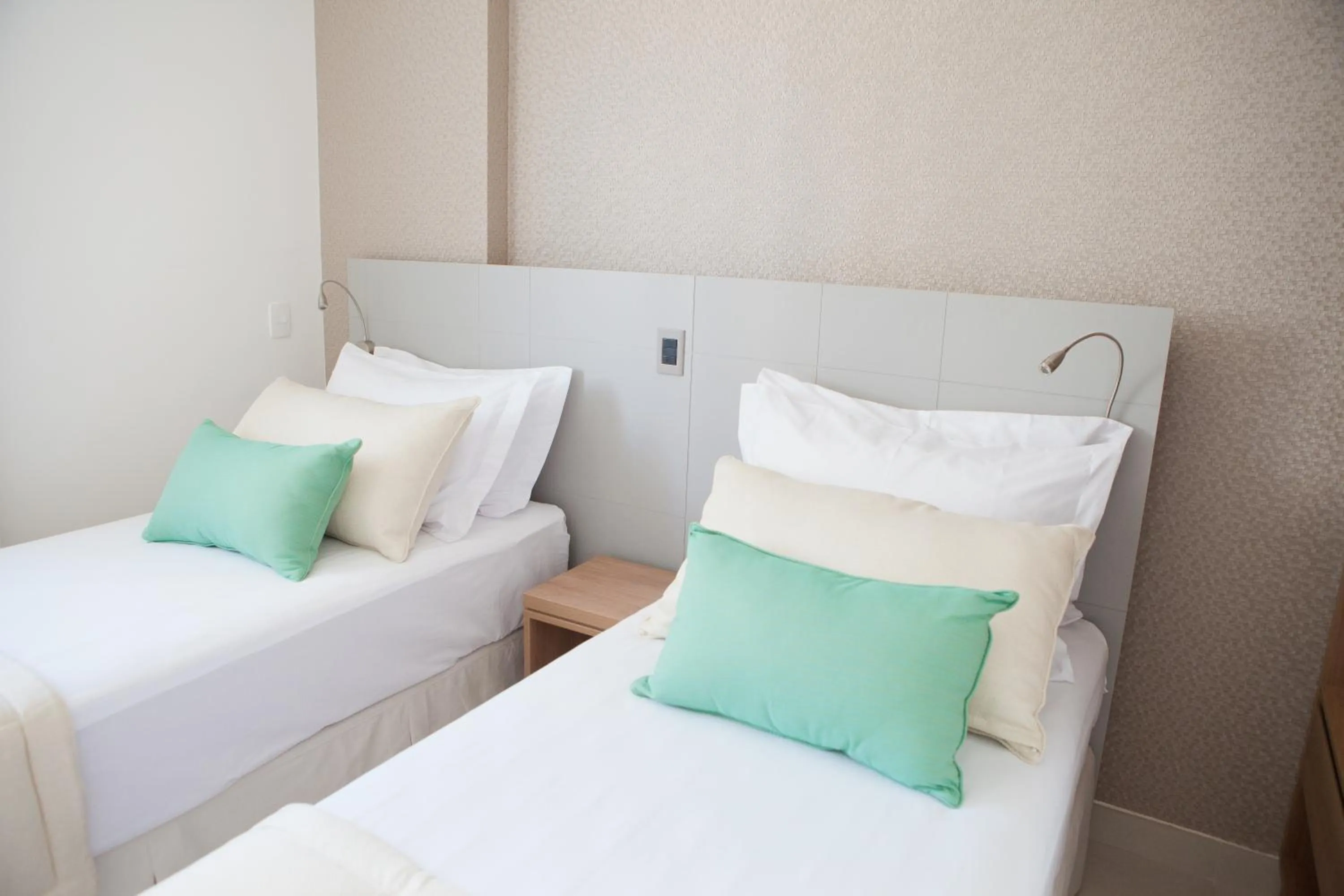 Standard Twin - single occupancy - 2 Camas Solteiro in Intercity Brasilia Led Aguas Claras