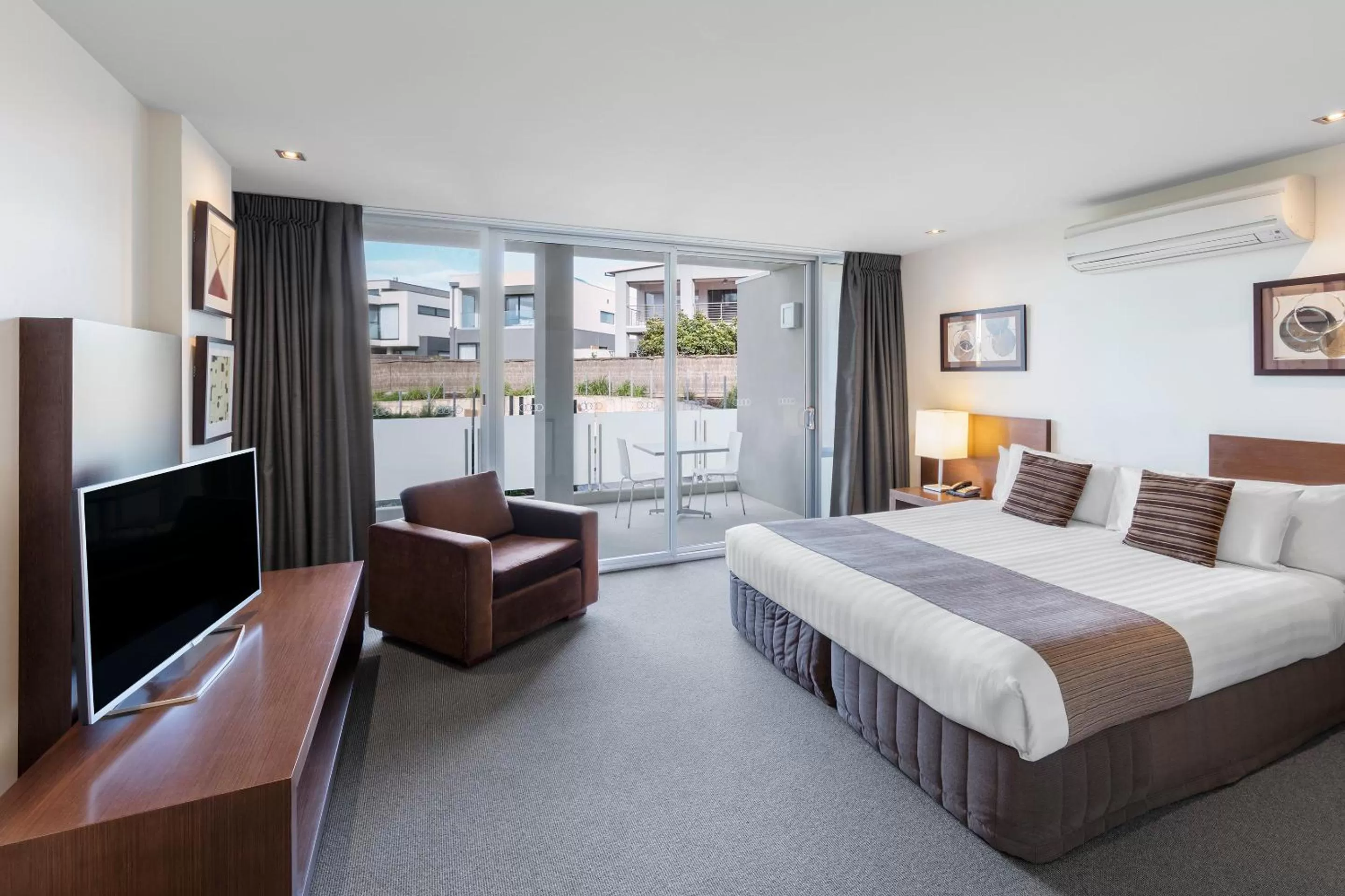 King Room in Wyndham Resort Torquay