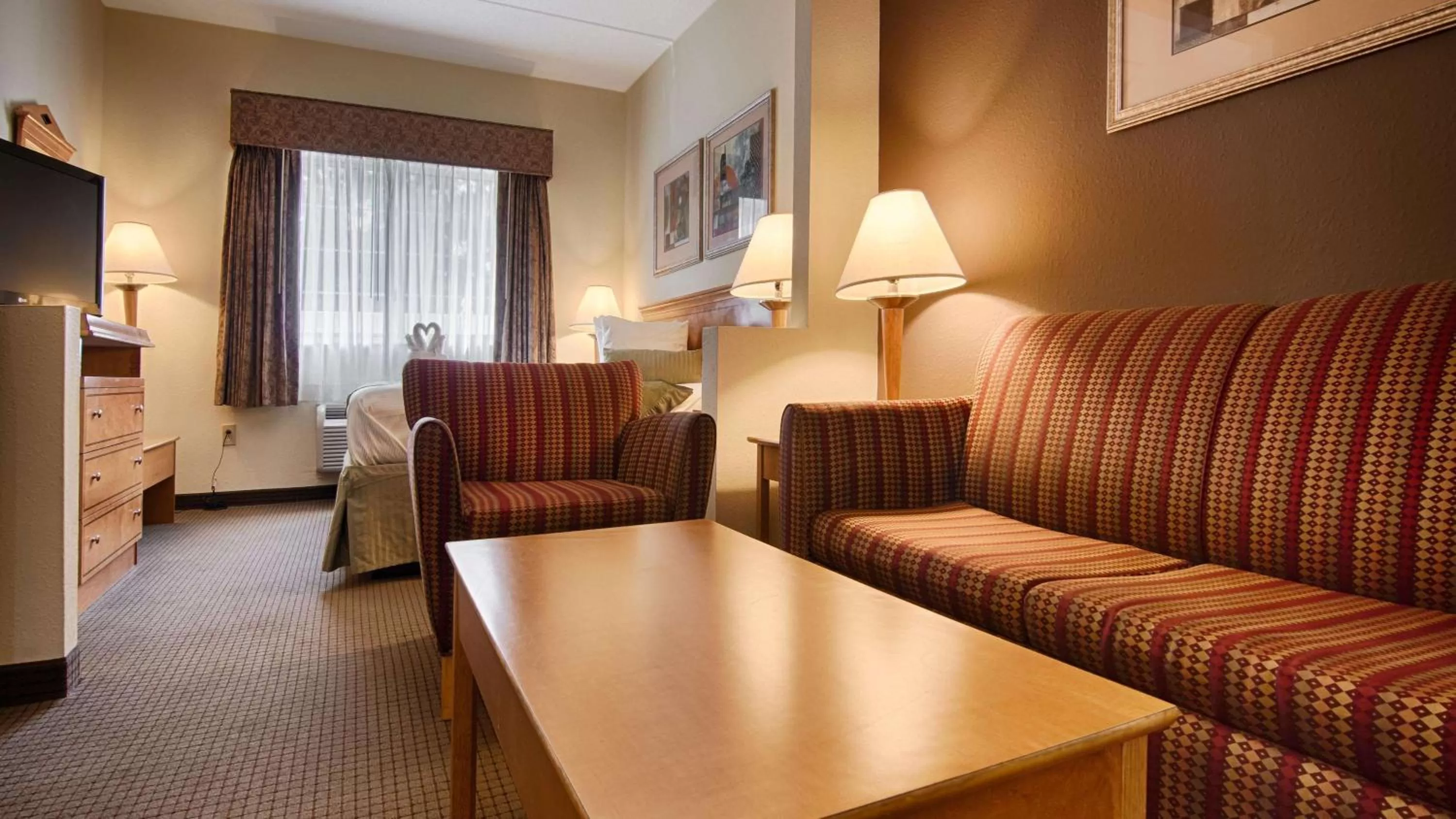 Mini King Suite with Sofa Bed - Disability Access/Non-Smoking in Best Western Plus Newport News