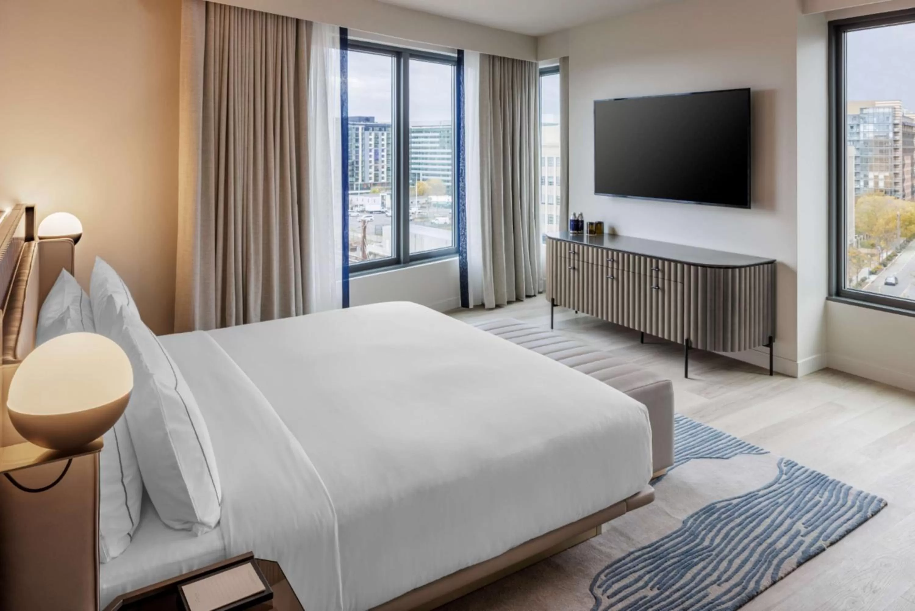 Corner King Room in The Morrow Washington Dc, Curio Collection By Hilton