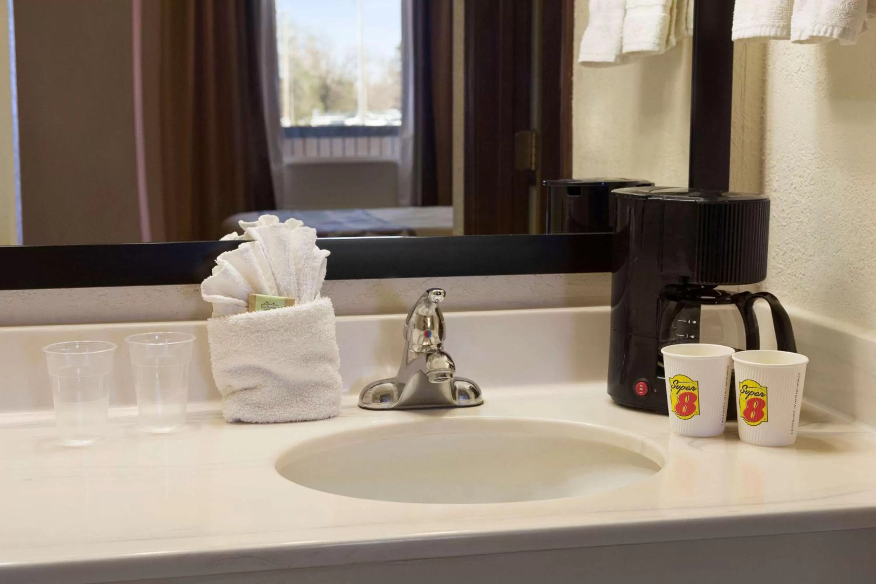 King Room - Smoking  in Super 8 by Wyndham Woodward