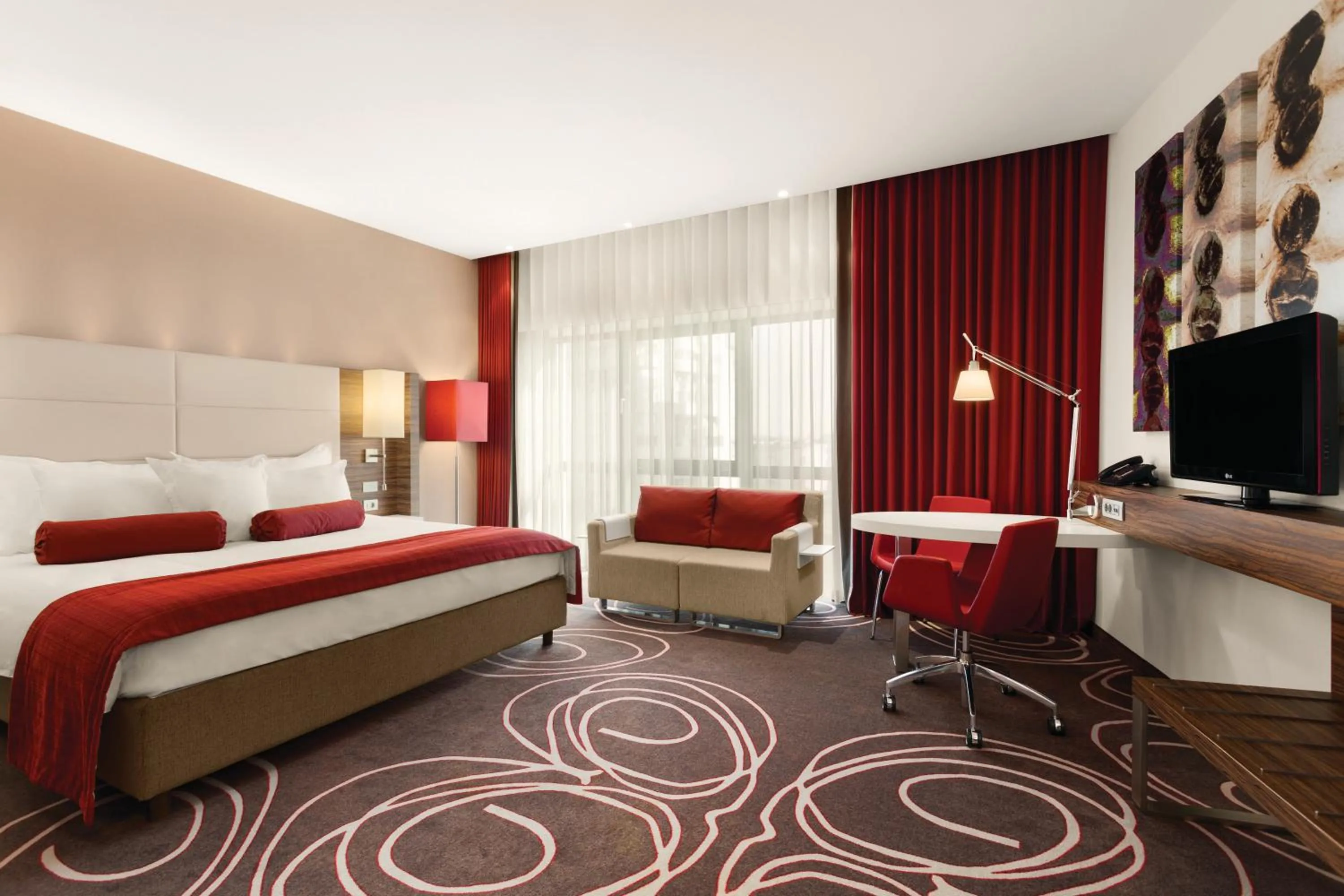 Executive Queen Room in Hotel Ramada Pitesti