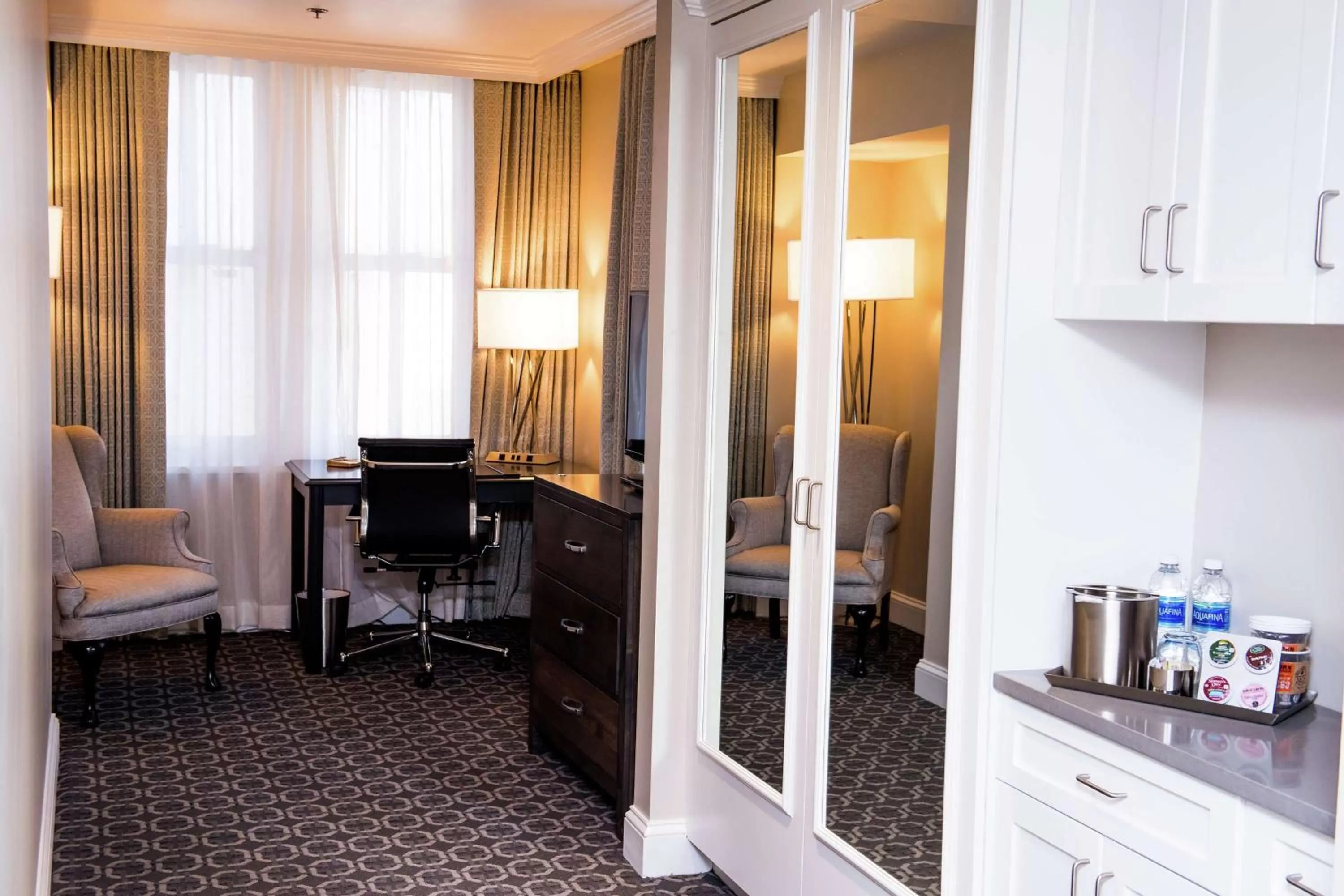 One-Bedroom King Suite in Redmont Hotel Birmingham - Curio Collection by Hilton