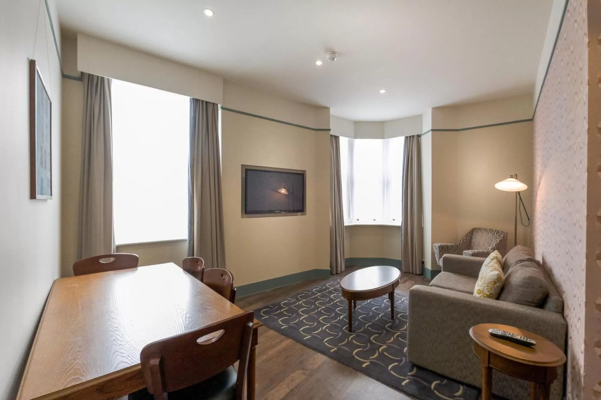 One-Bedroom Apartment in Morton Hotel