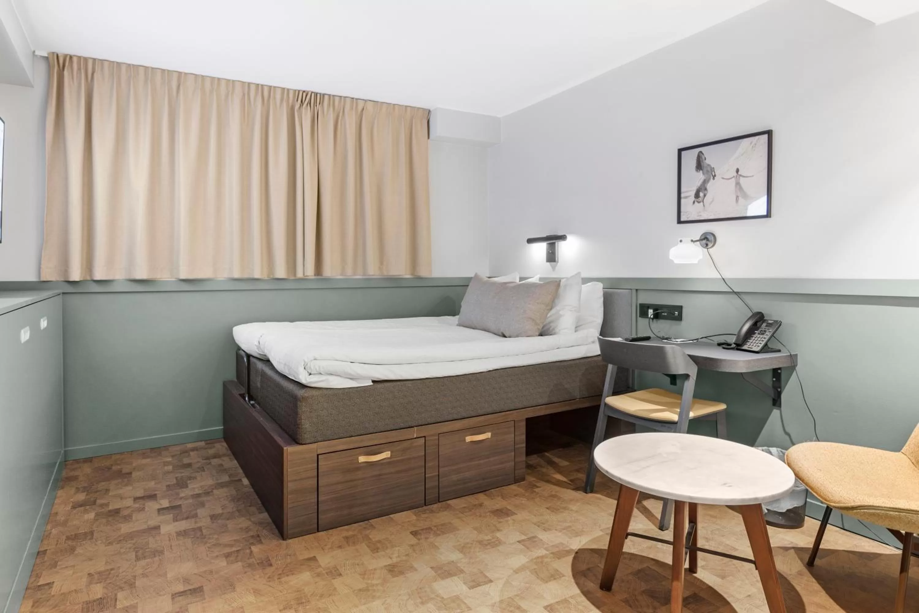 Superior Queen Room with Single Bed - single occupancy - No Window in Best Western Hotel at 108