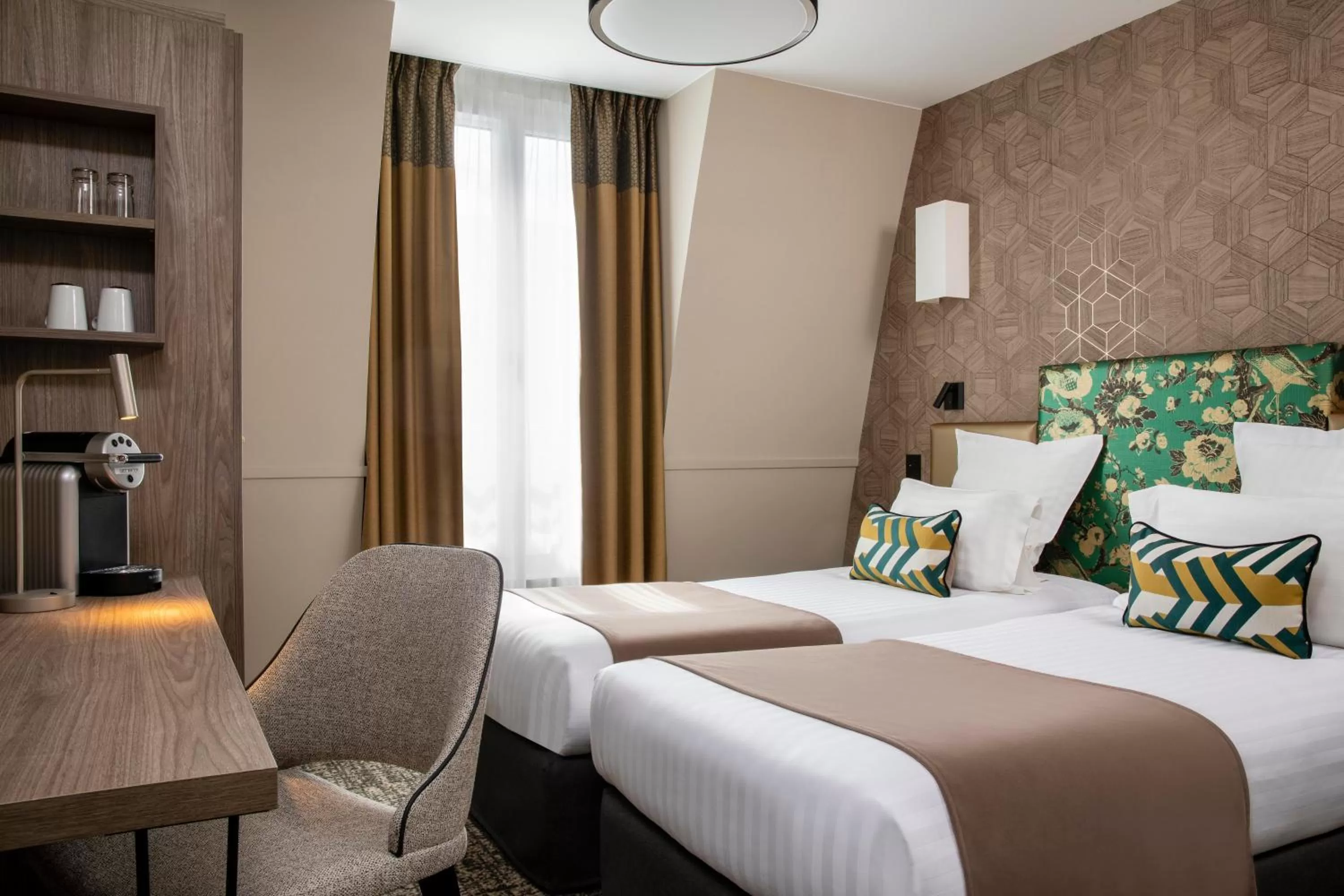 Superior Double in Daunou Opéra