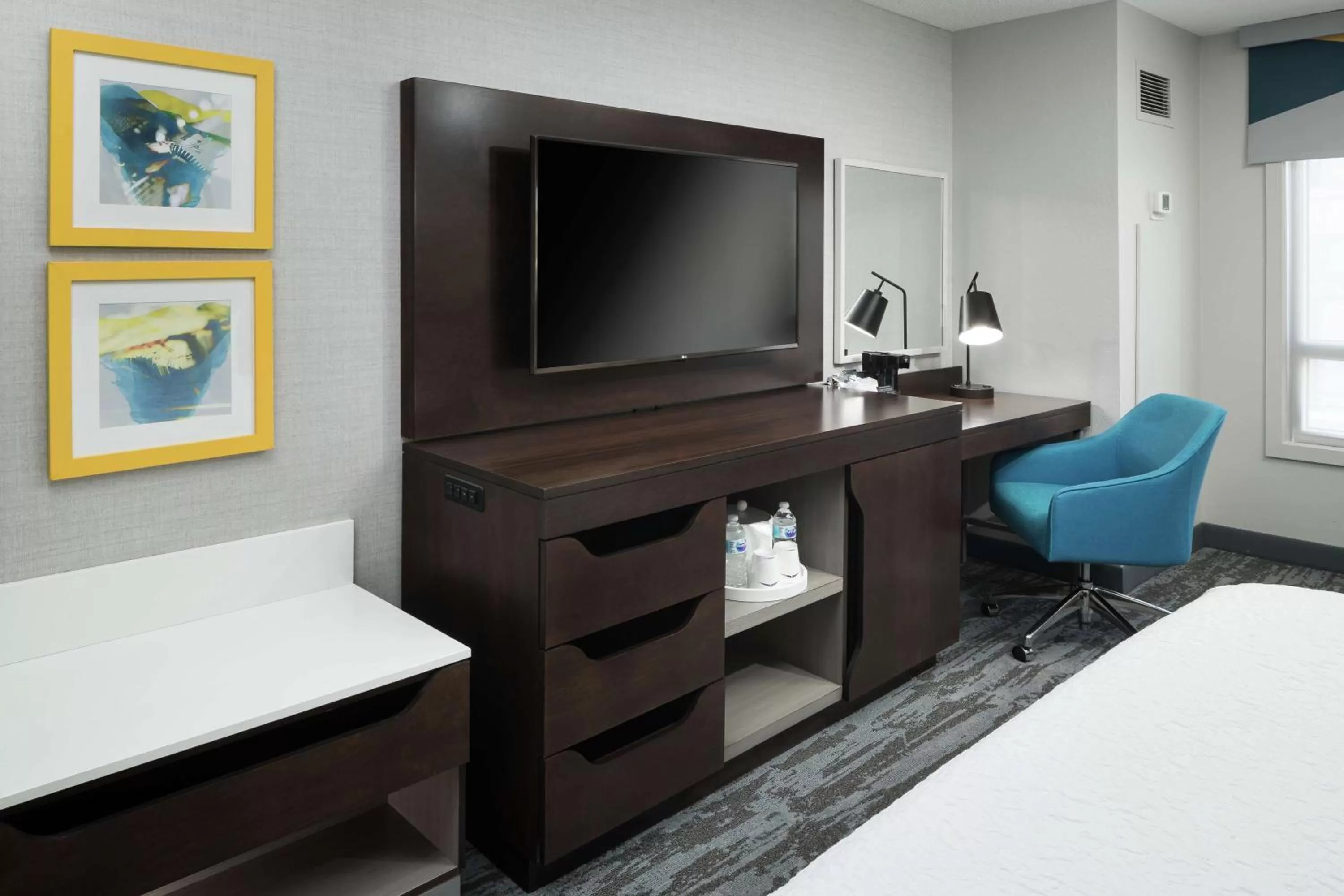 King Room with Sofa Bed in Hampton Inn & Suites Memphis-Beale Street