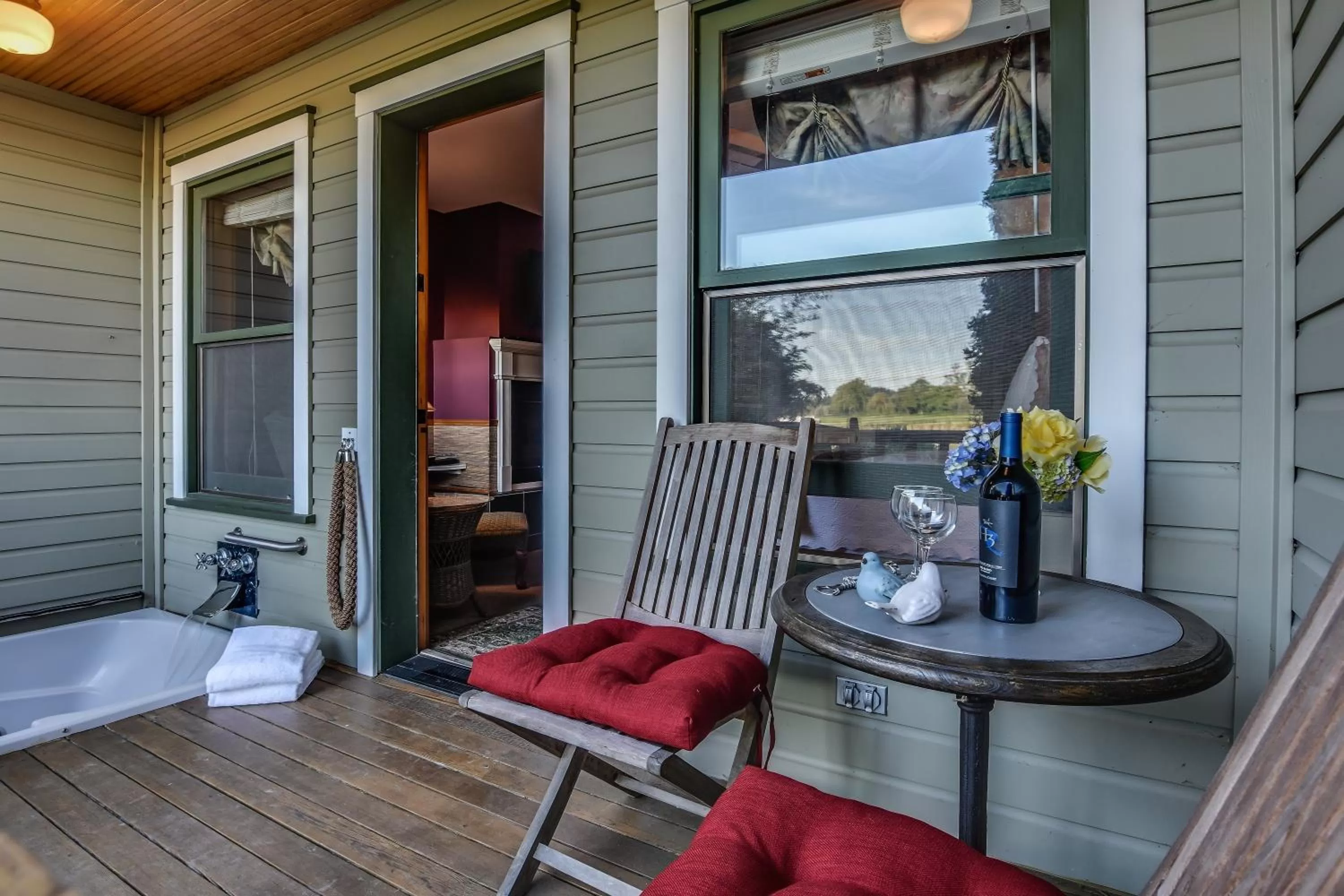 Superior King Room in Wild Iris Inn