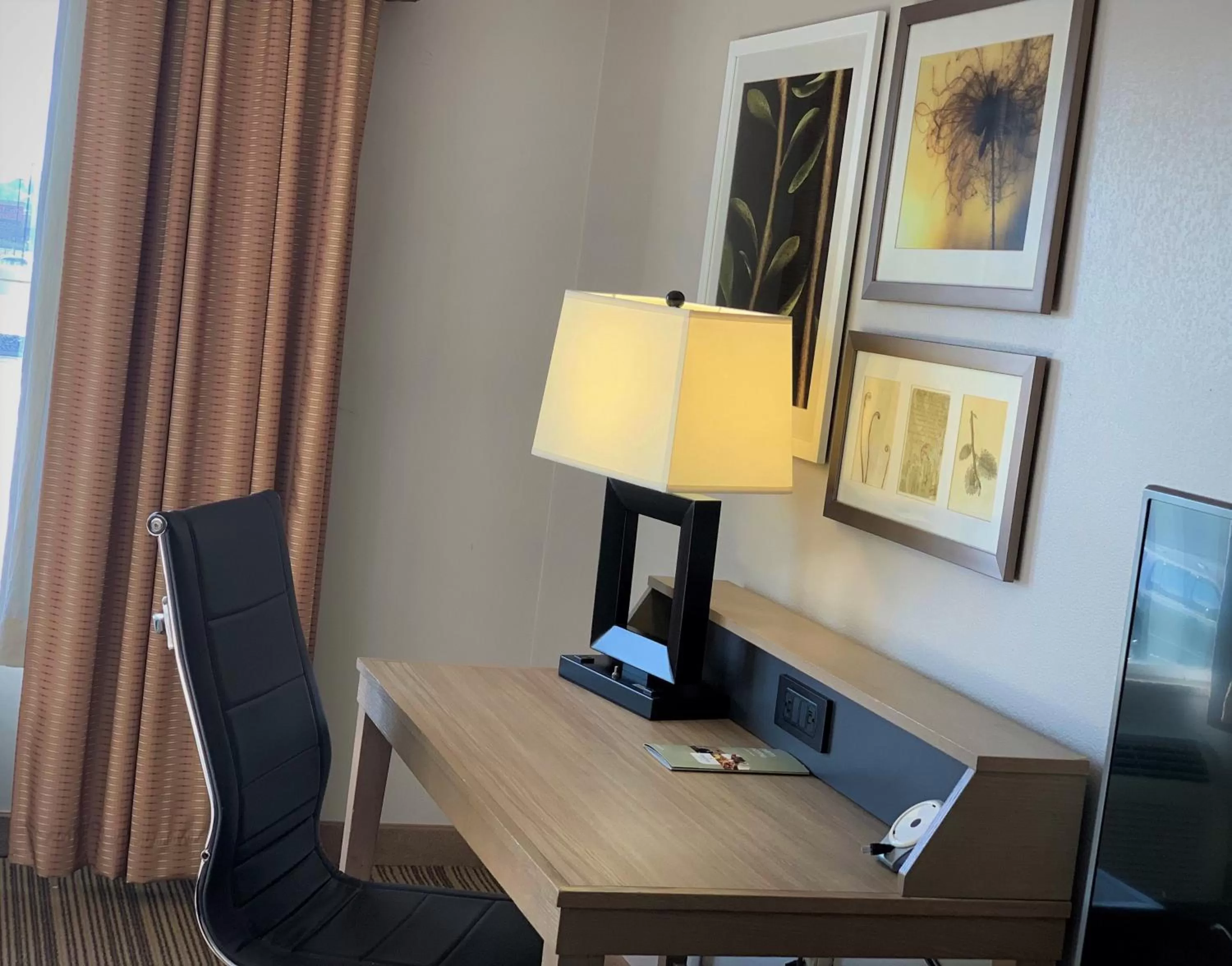 Queen Suite with Two Queen Beds Extended Stay - Non-Smoking in Country Inn & Suites by Radisson, Clarksville, TN