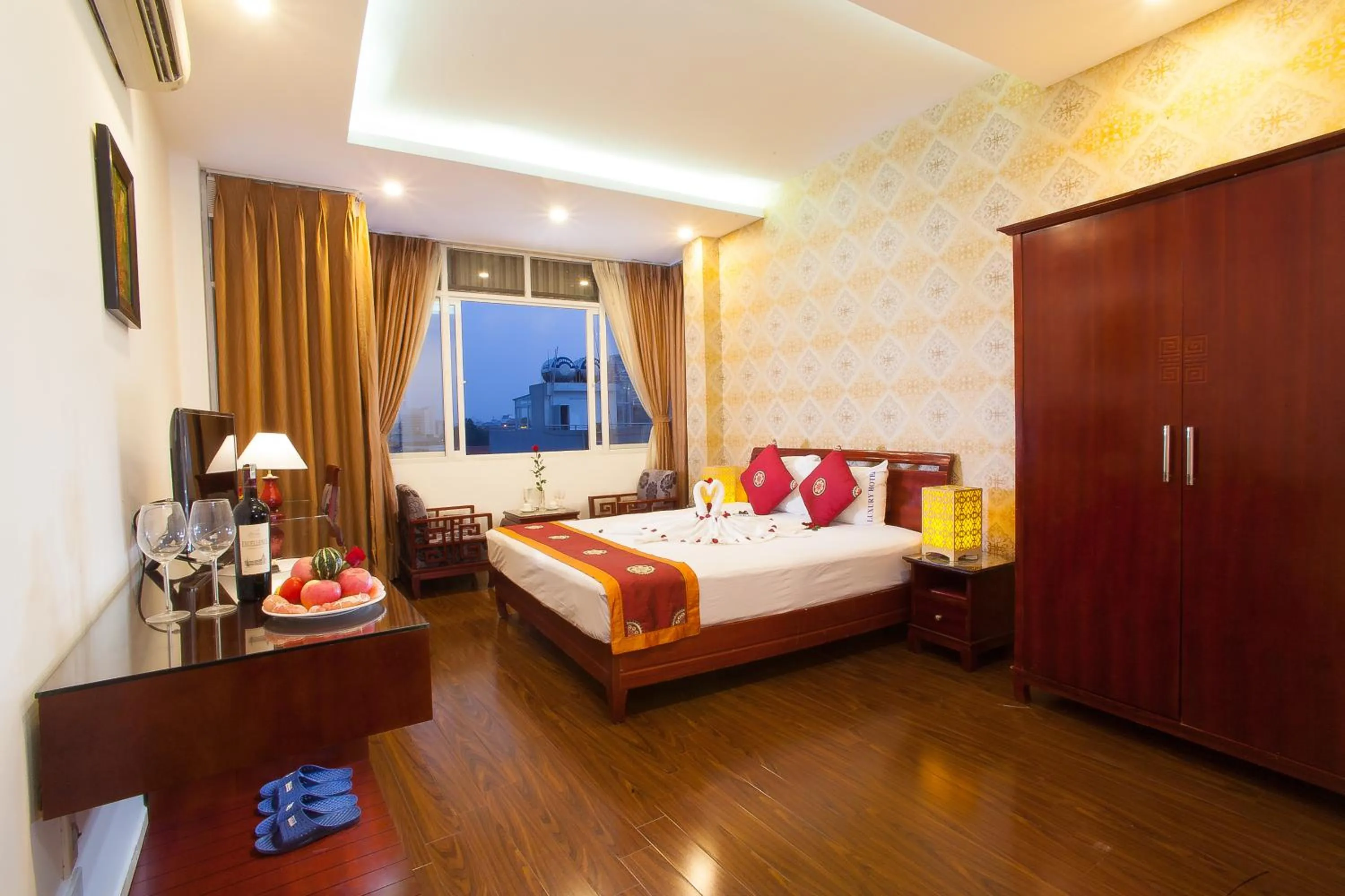 Honeymoon Suite in Hanoi Luxury Hotel