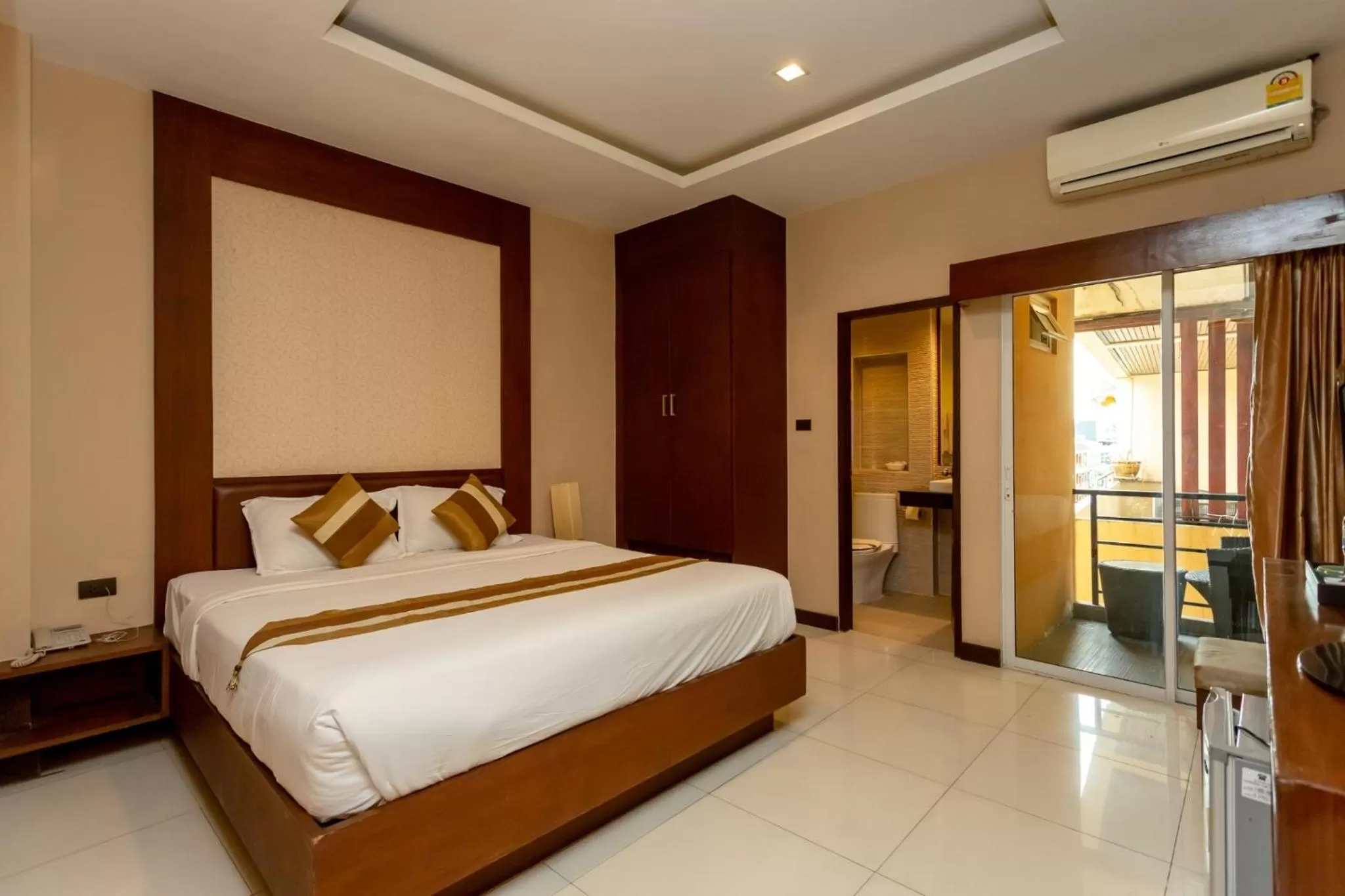 Superior Double Room in Honey Inn Pattaya