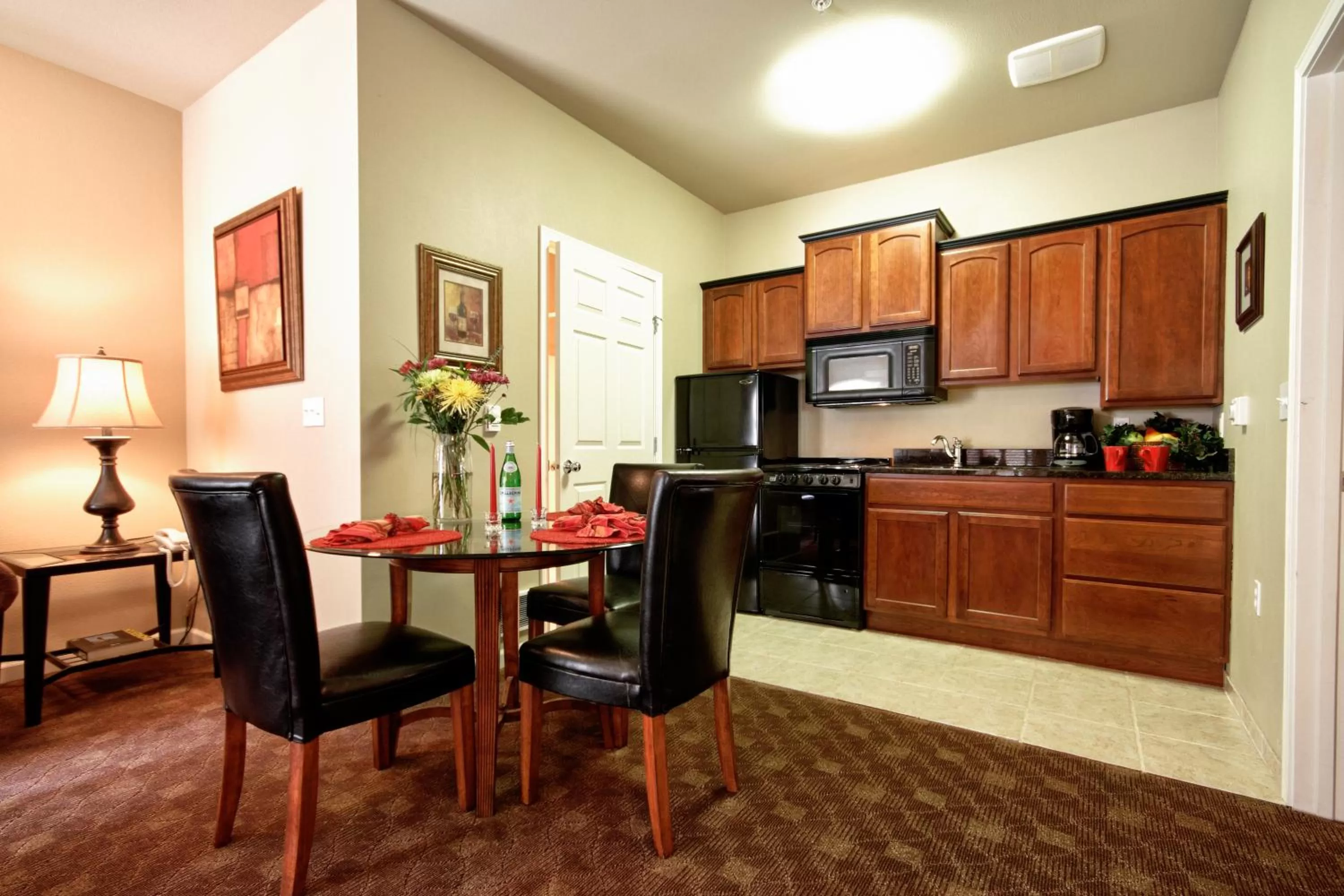 One-Bedroom Suite in Stratford Suites Spokane Airport