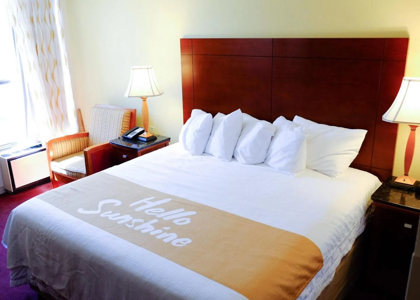 Deluxe King Room - Non-Smoking in Days Inn by Wyndham High Point/Archdale