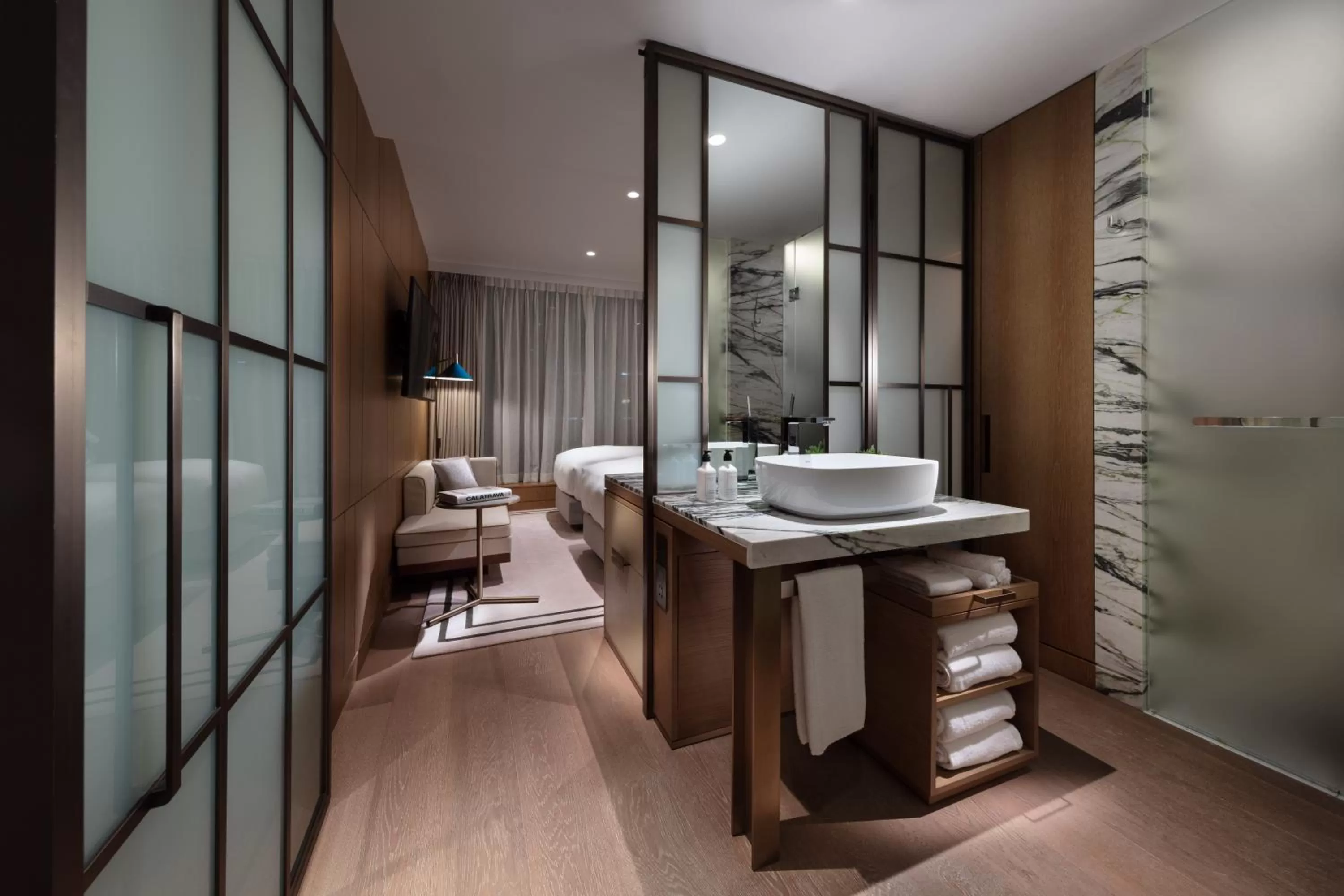 Shower in The Hari Hong Kong
