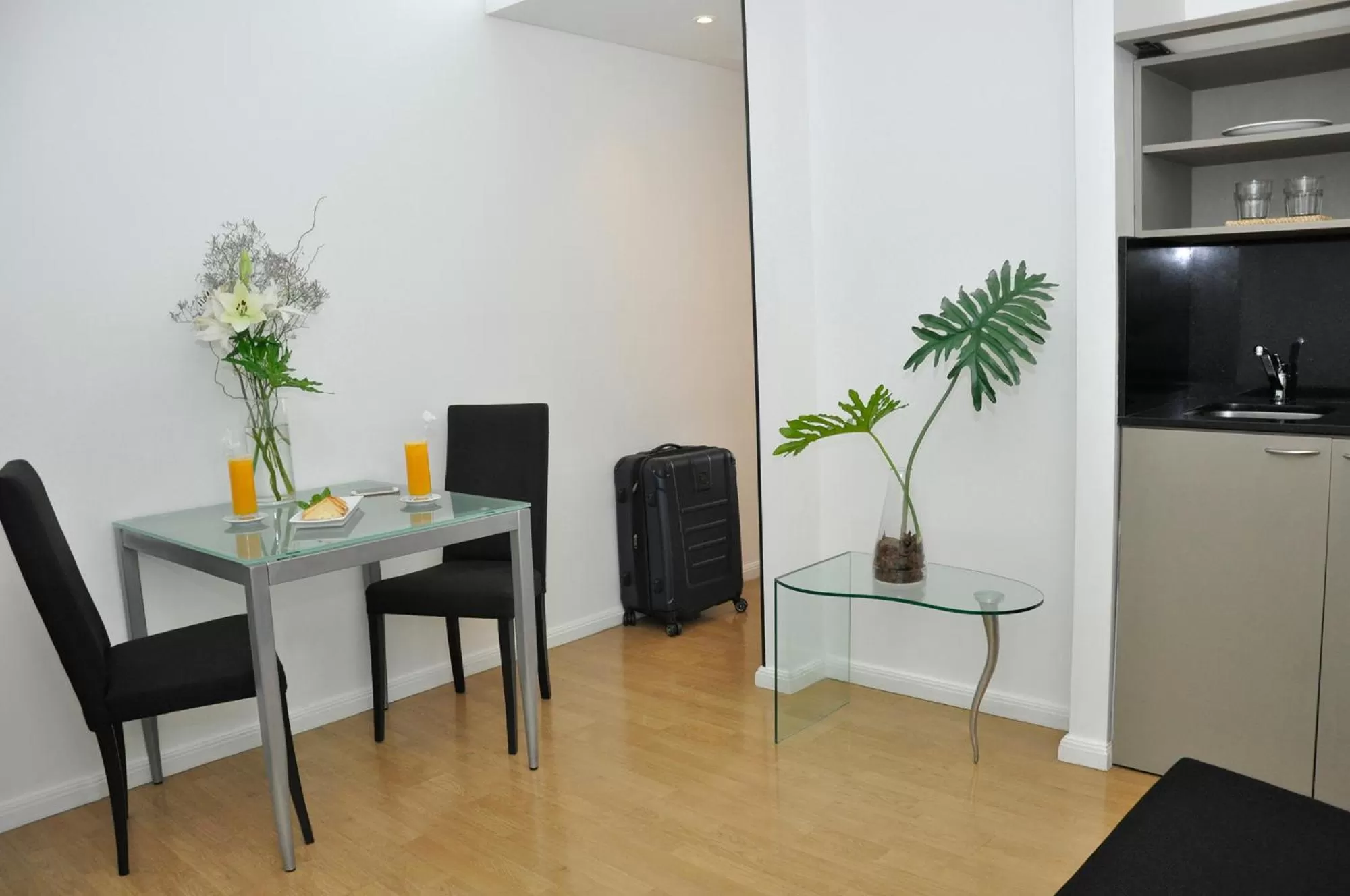 Junior Double Suite in Broadway Hotel & Suites