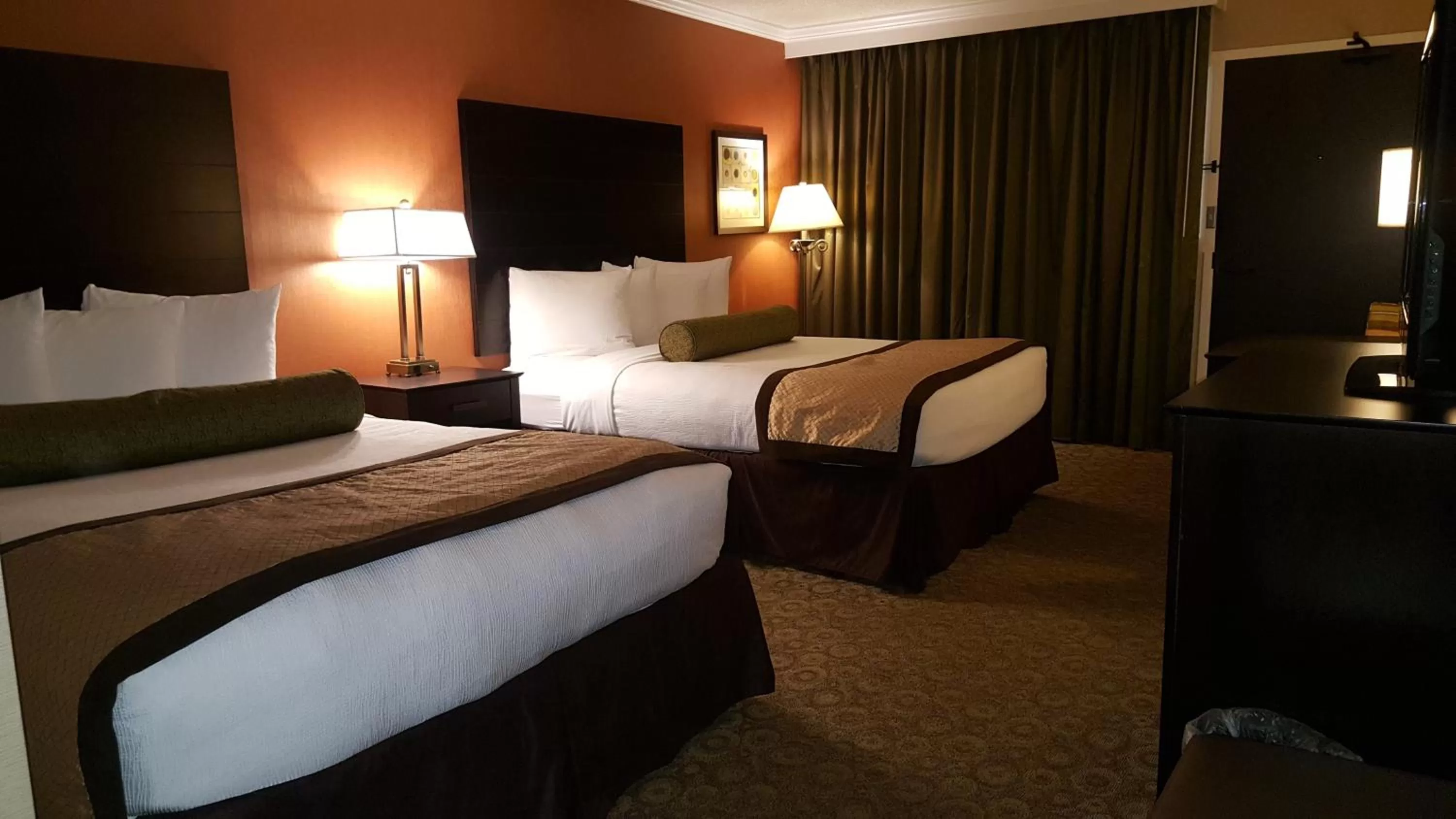 Queen Room with Two Queen Beds and Balcony in Best Western Premier Nicollet Inn