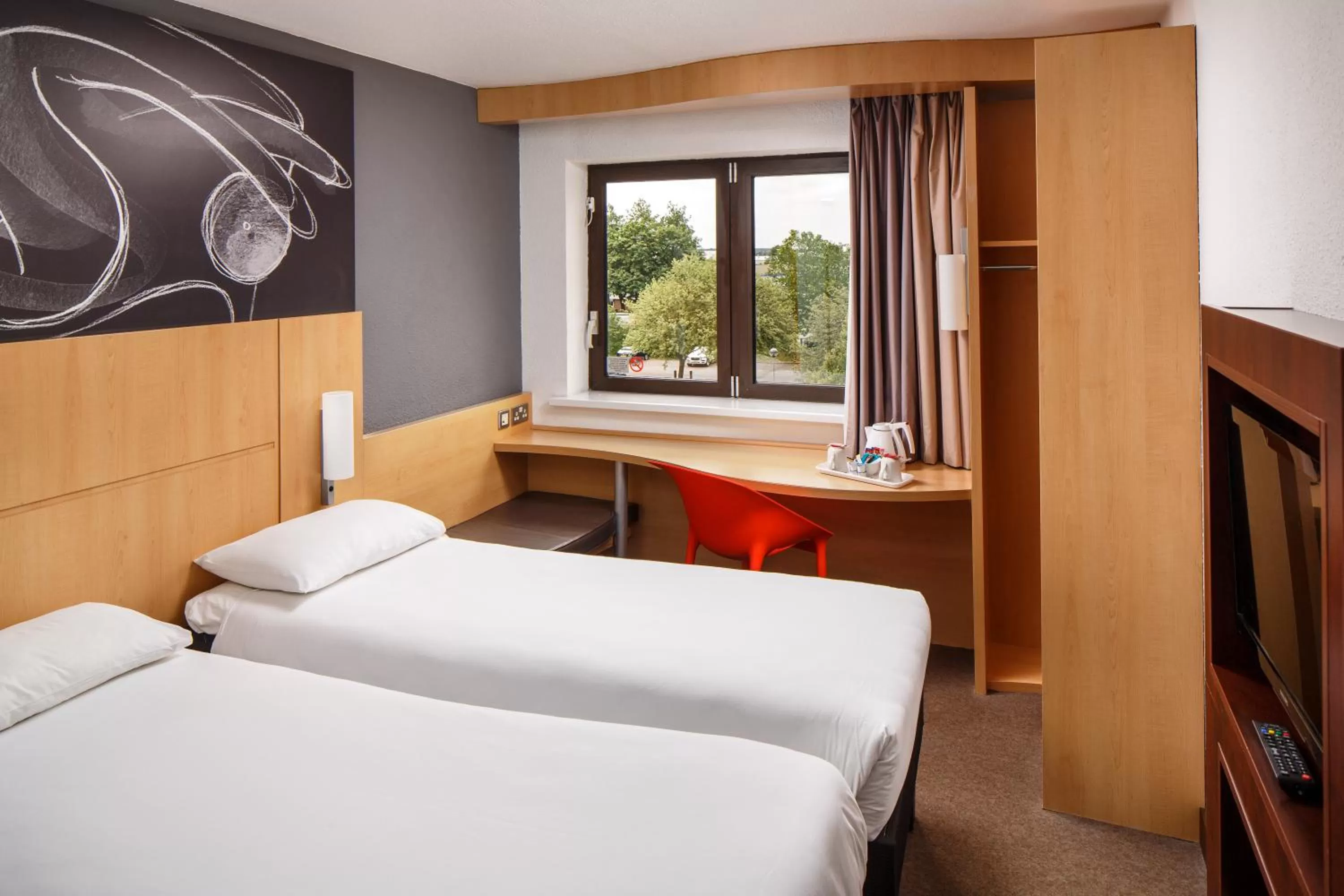 Bedroom, Bed in ibis Southampton