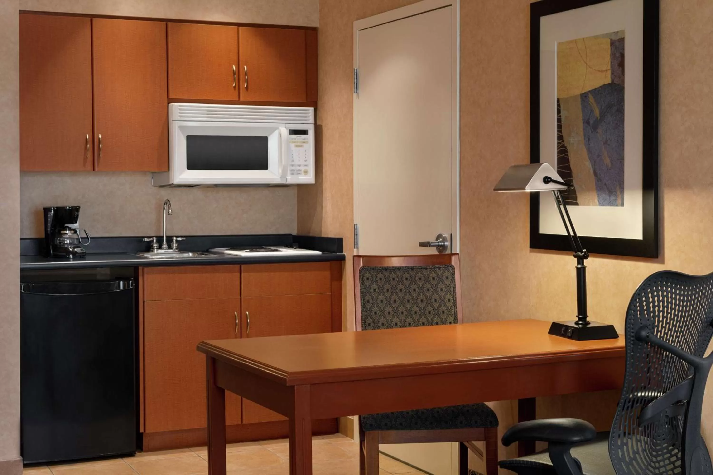 One-Bedroom King Suite with Kitchen - Non-Smoking  in Hampton Inn & Suites by Hilton Langley-Surrey