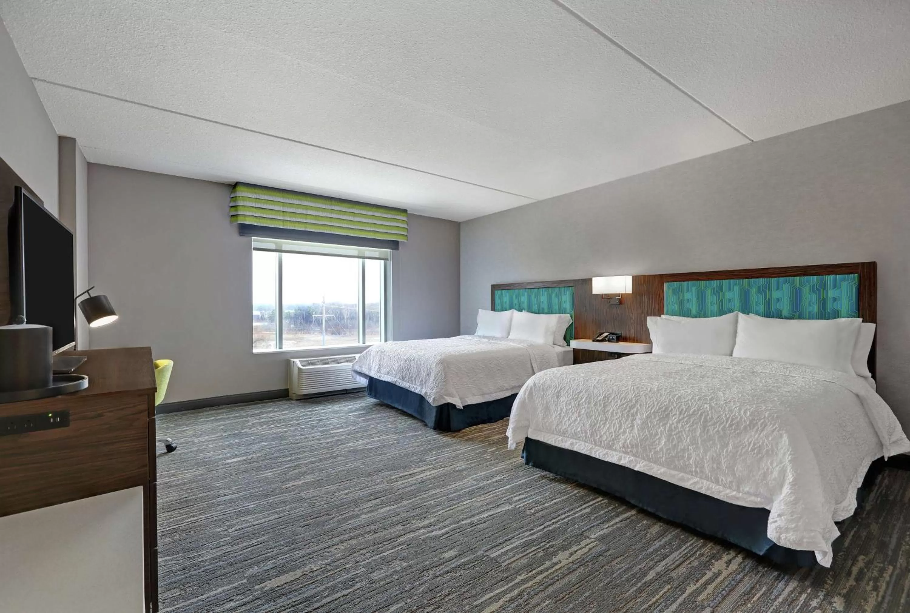 Queen Room with Two Queen Beds - Mobility and Hearing Access/Non-Smoking in Hampton Inn Peterborough