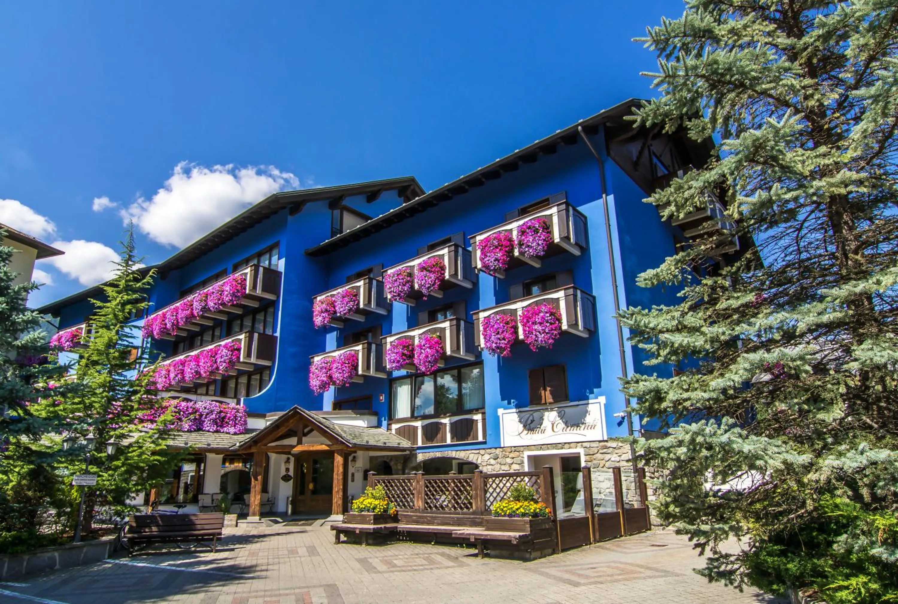 Facade/entrance in Hotel Baita Clementi