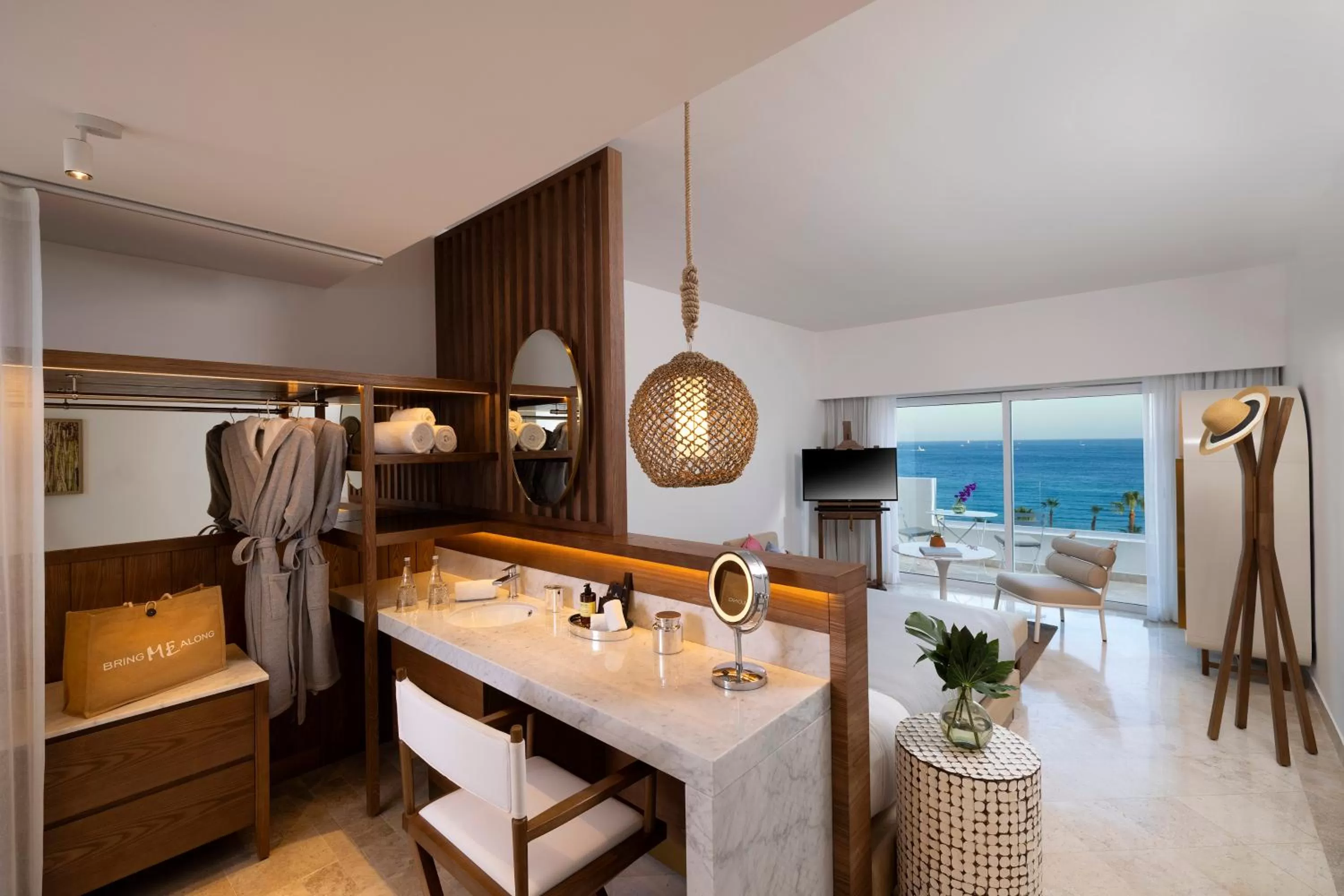 Extra ME+ Junior Suite in ME Cabo by Meliá