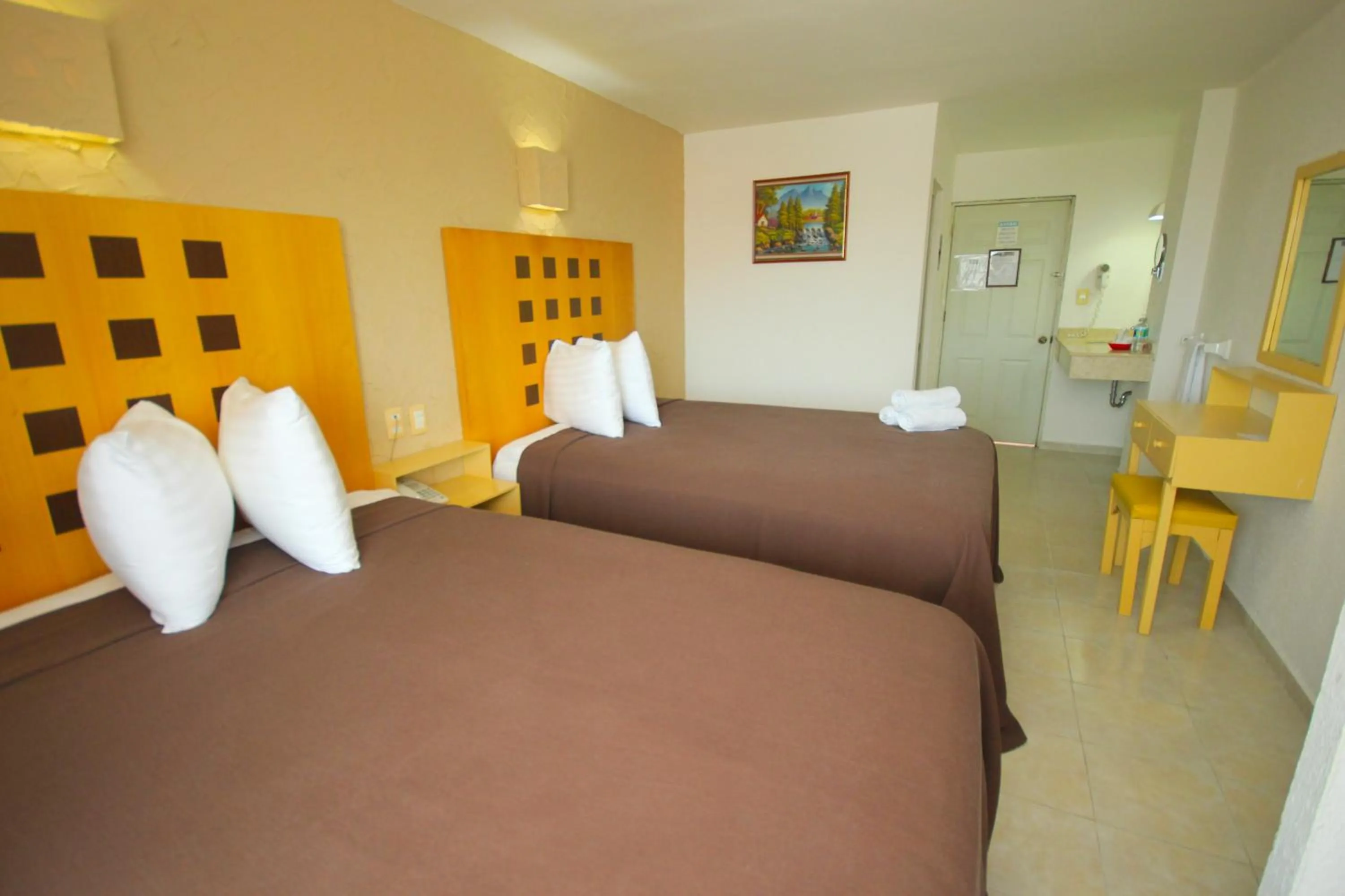 Double Room with Two Double Beds in Hotel Posada del Carmen